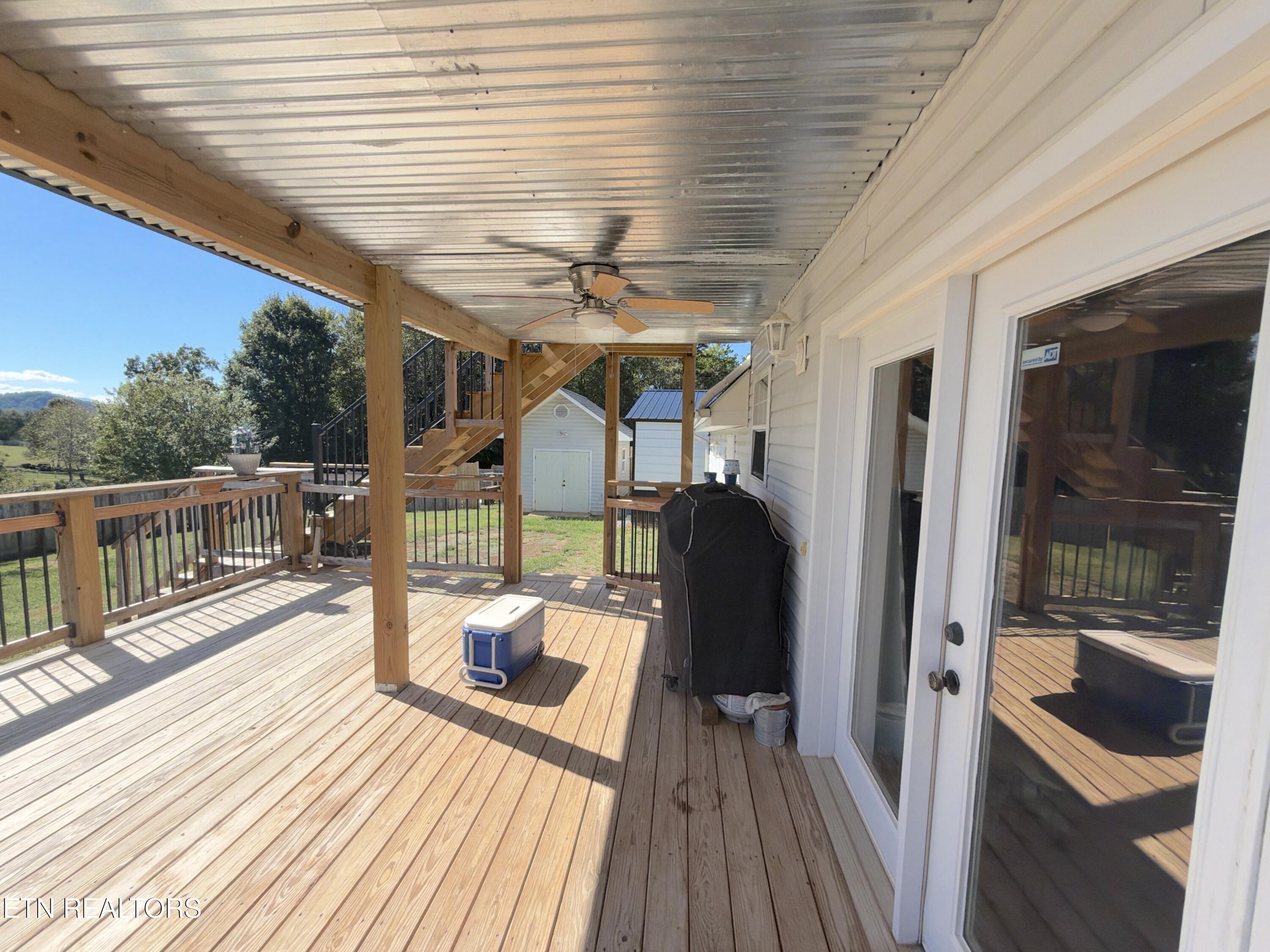 2833 English Valley Lane Sevierville TN 37876
