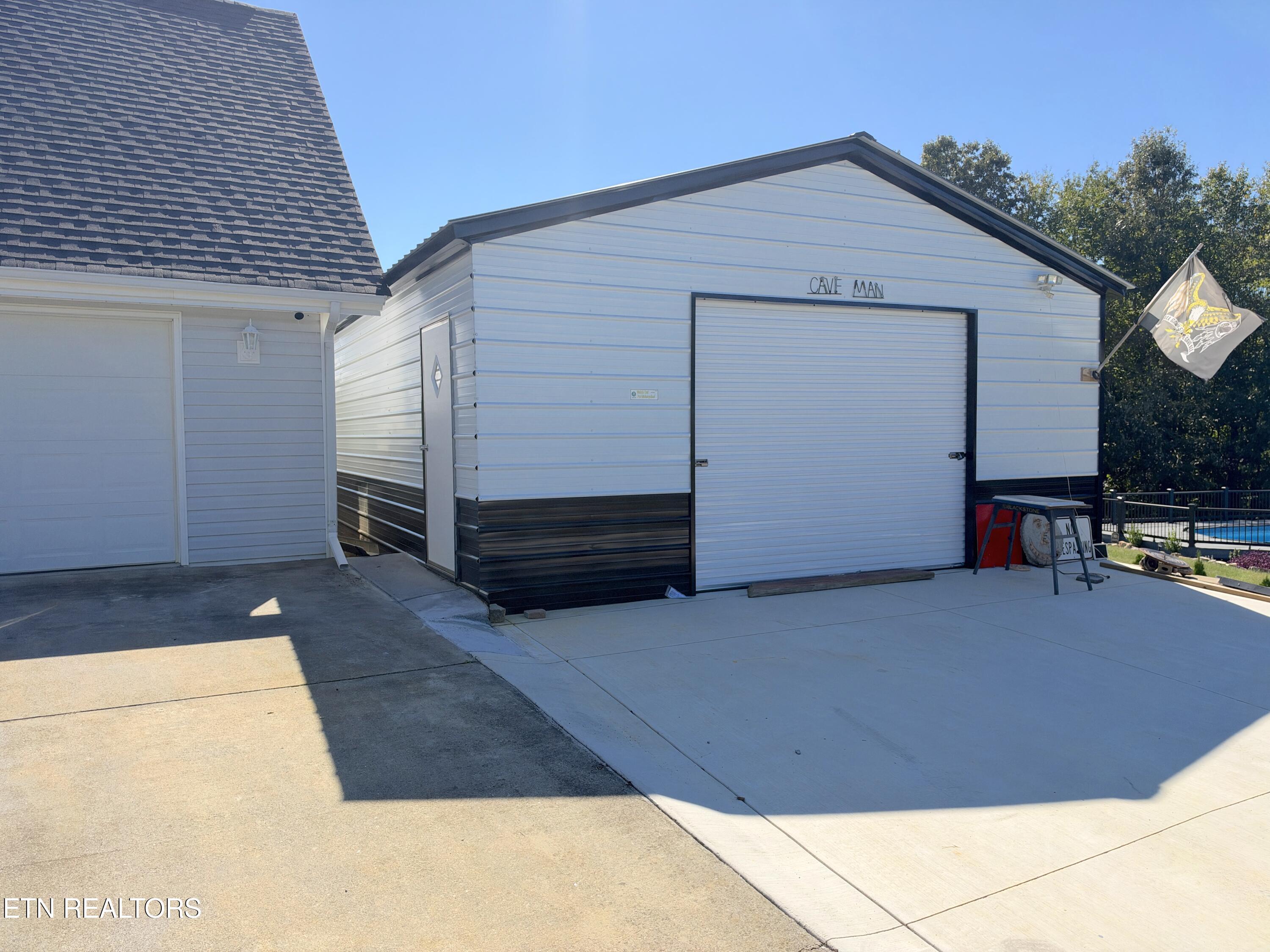 2833 English Valley Lane Sevierville TN 37876