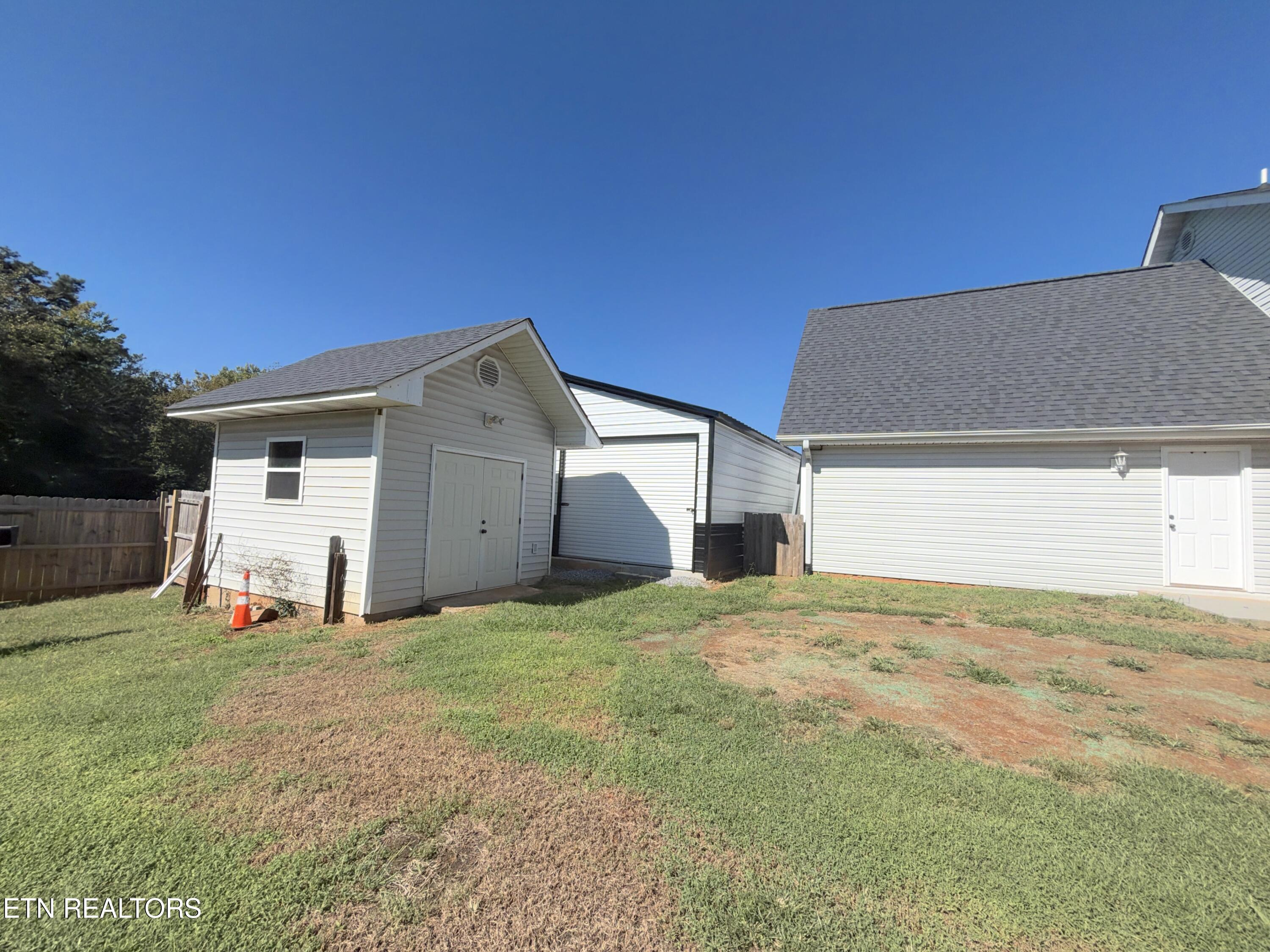 2833 English Valley Lane Sevierville TN 37876