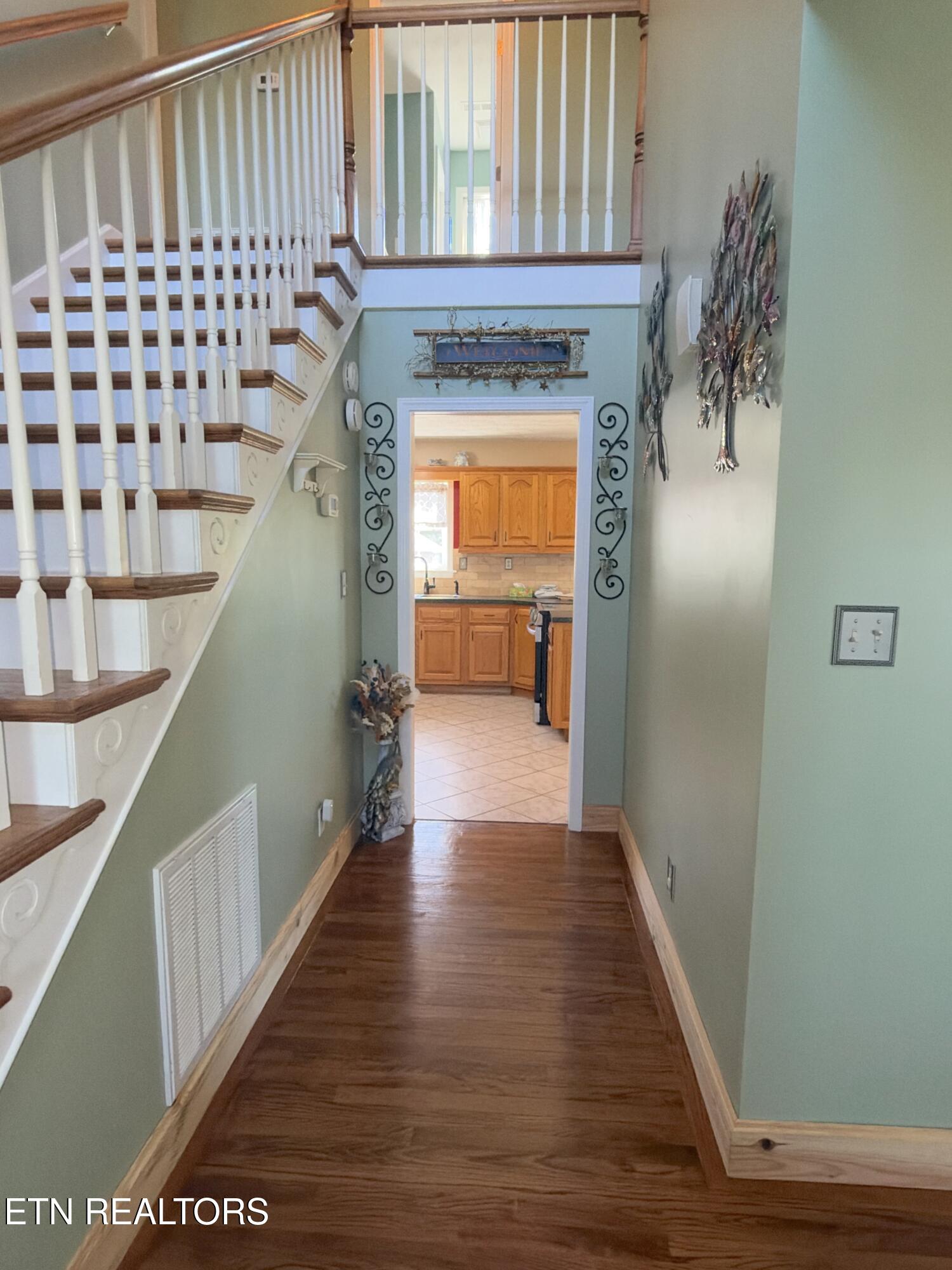 2833 English Valley Lane Sevierville TN 37876