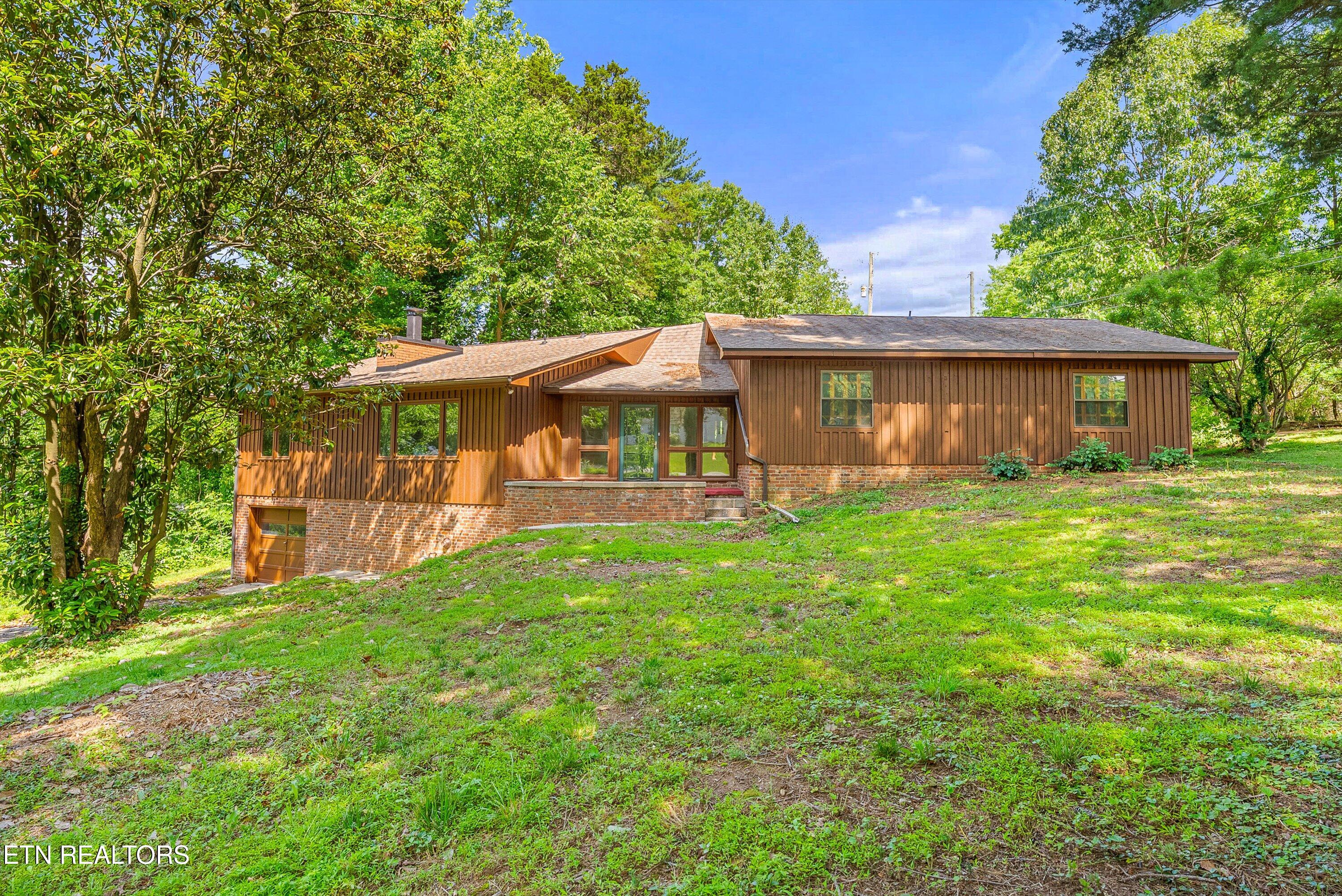 1905 Howard Drive Knoxville TN 37918