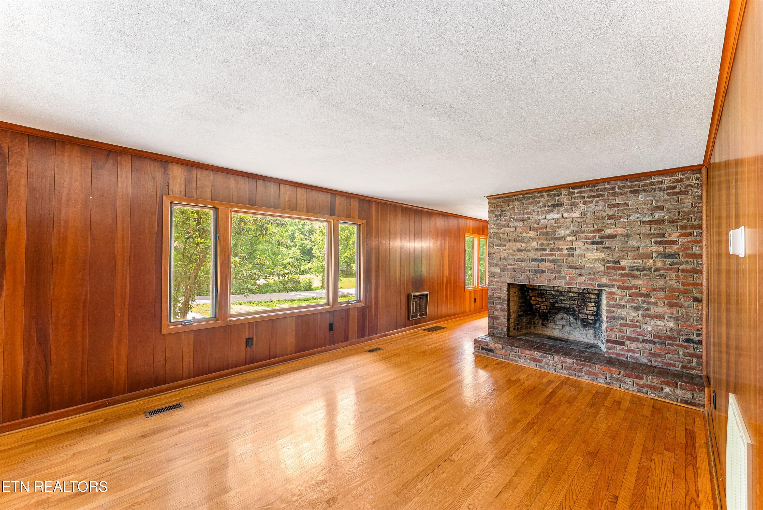 1905 Howard Drive Knoxville TN 37918