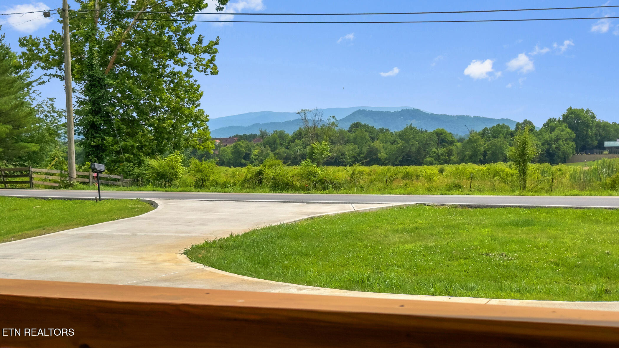 412 Apple Valley Road Sevierville TN 37862