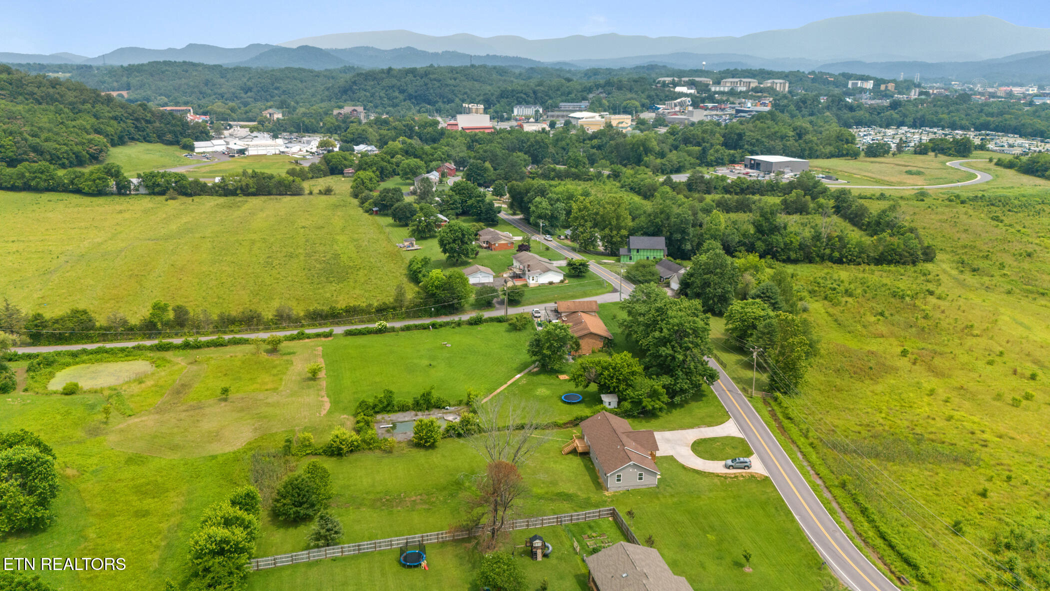 412 Apple Valley Road Sevierville TN 37862
