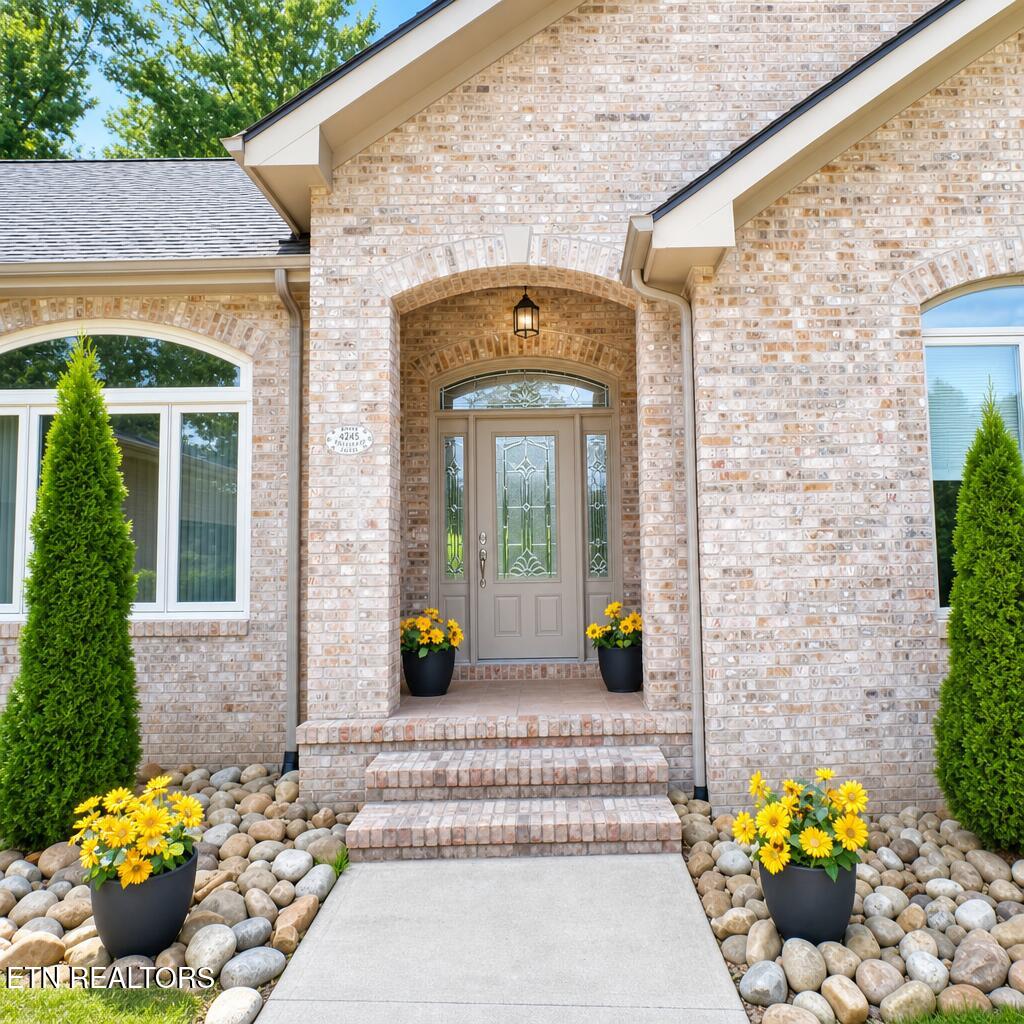 25 Oakcrest Circle Crossville TN 38558