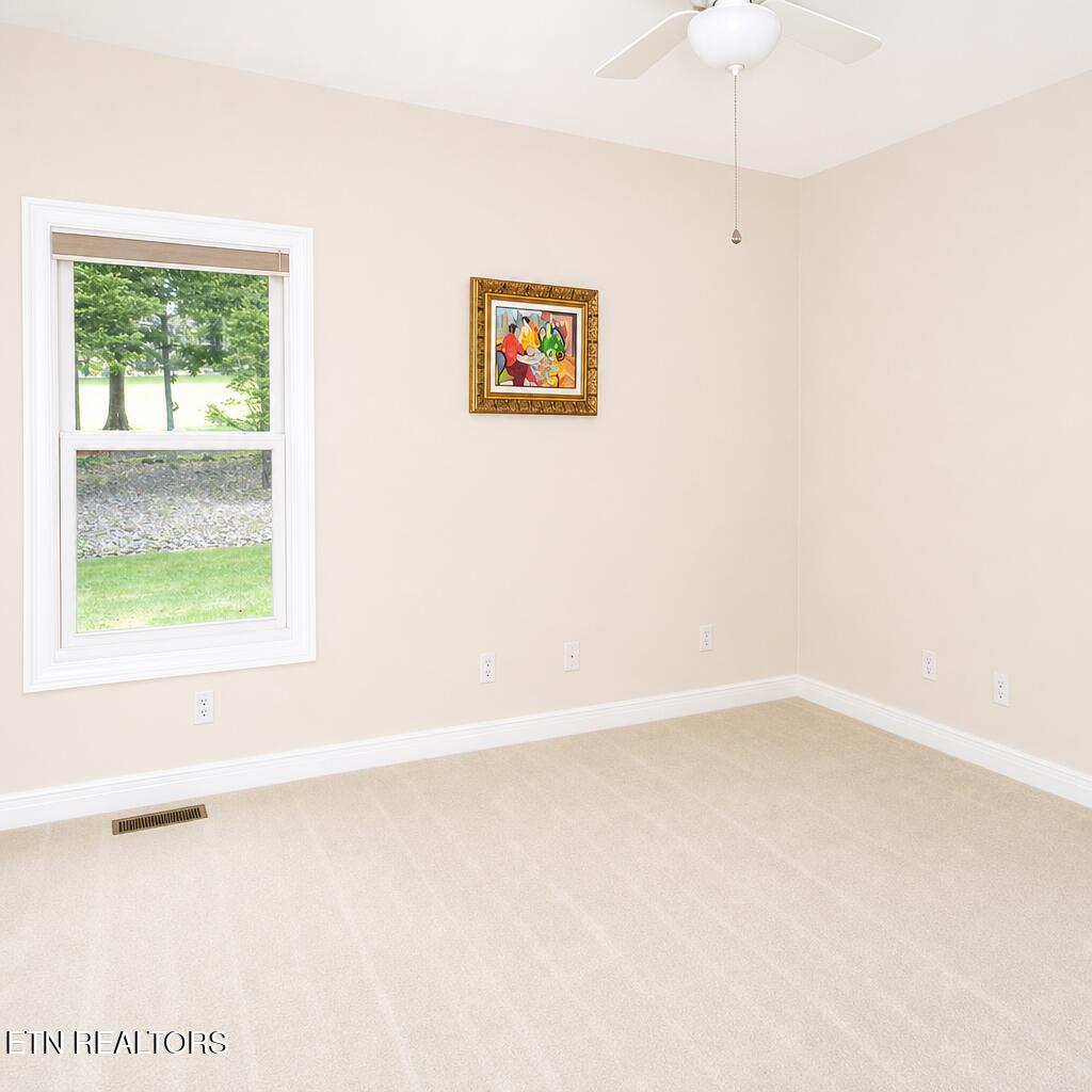 25 Oakcrest Circle Crossville TN 38558