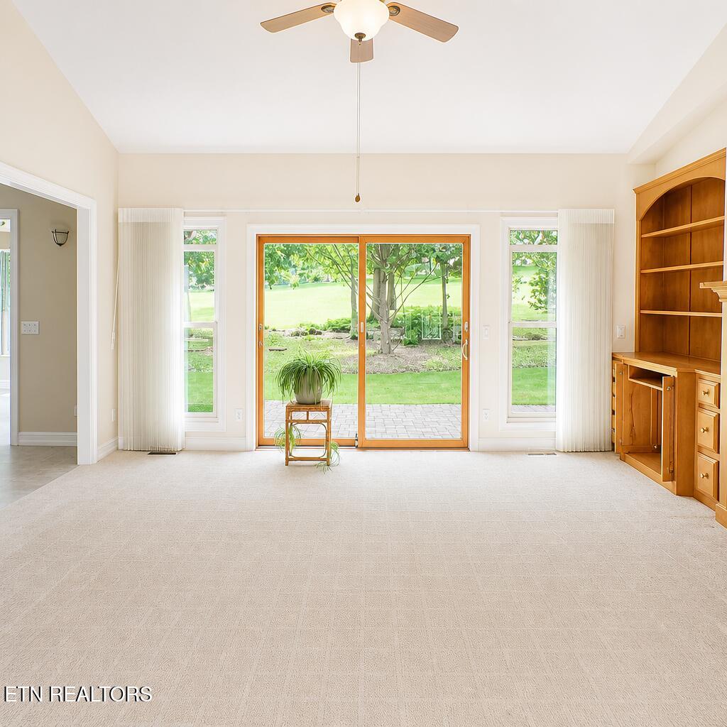 25 Oakcrest Circle Crossville TN 38558