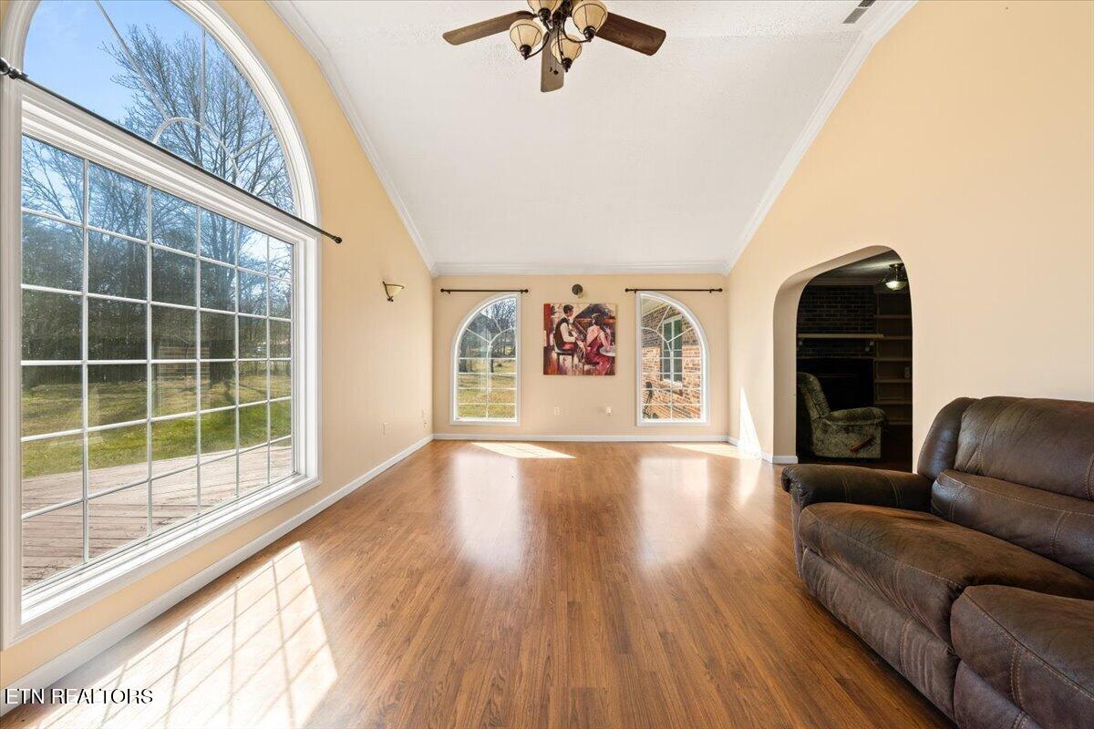 154 Scarlett Drive Lafollette TN 37766