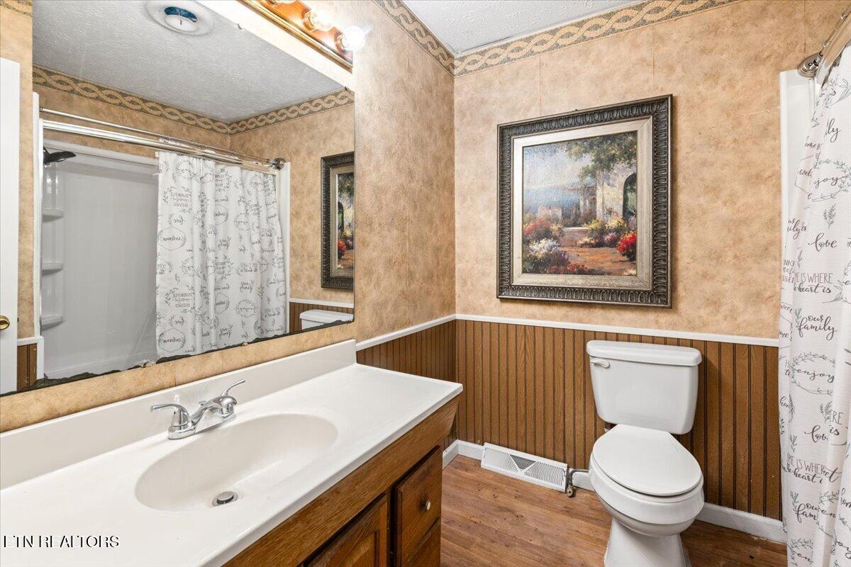154 Scarlett Drive Lafollette TN 37766
