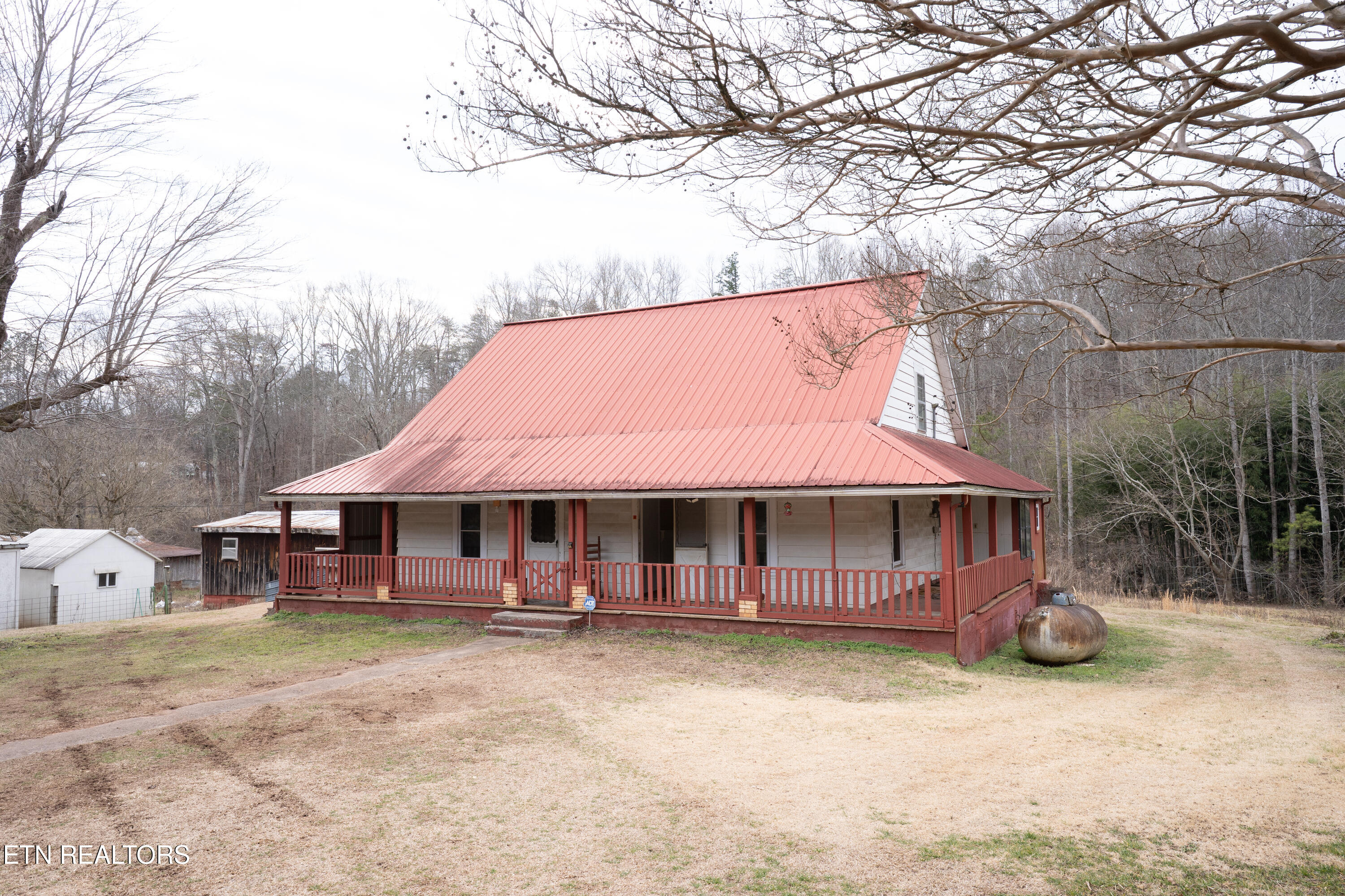 2478 E Highway 39 Englewood TN 37329