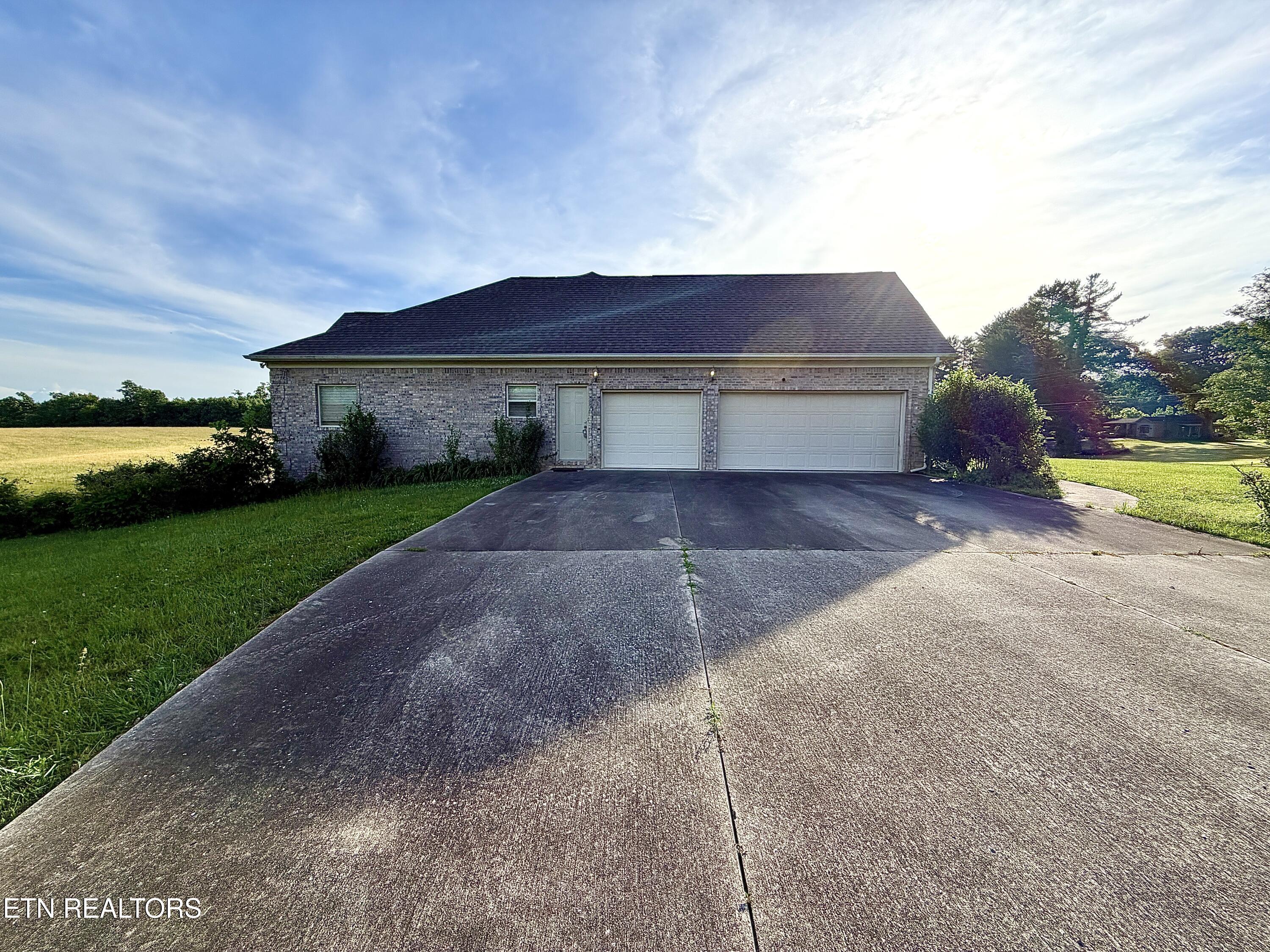 1770 Buffalo Road Oneida TN 37841