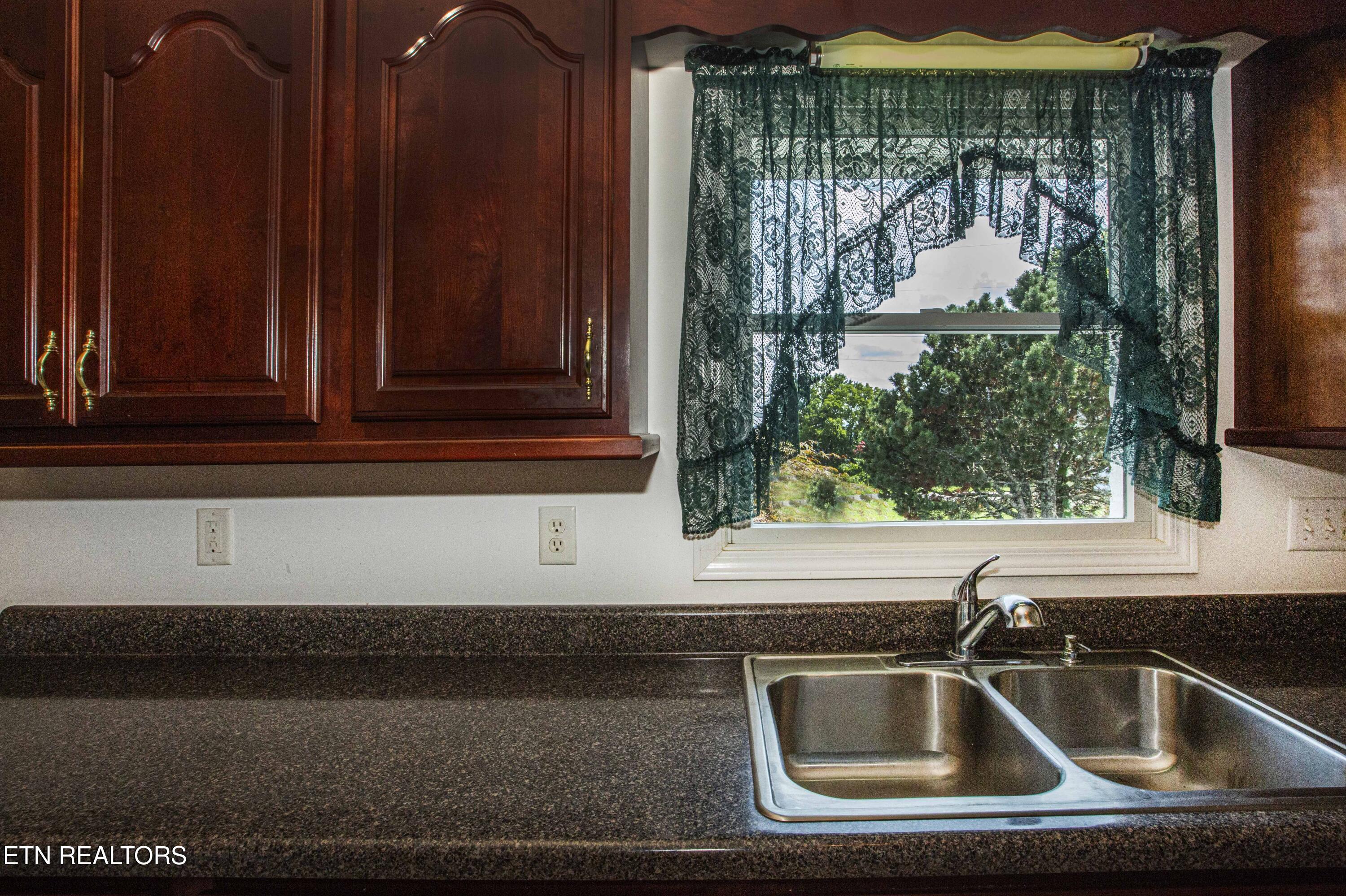 160 Reece Lakeview Lane Maynardville TN 37807