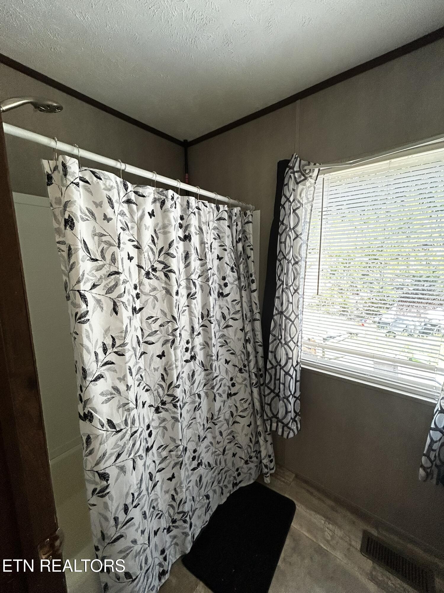 1796 Pine Grove Providence Road Loudon TN 37774