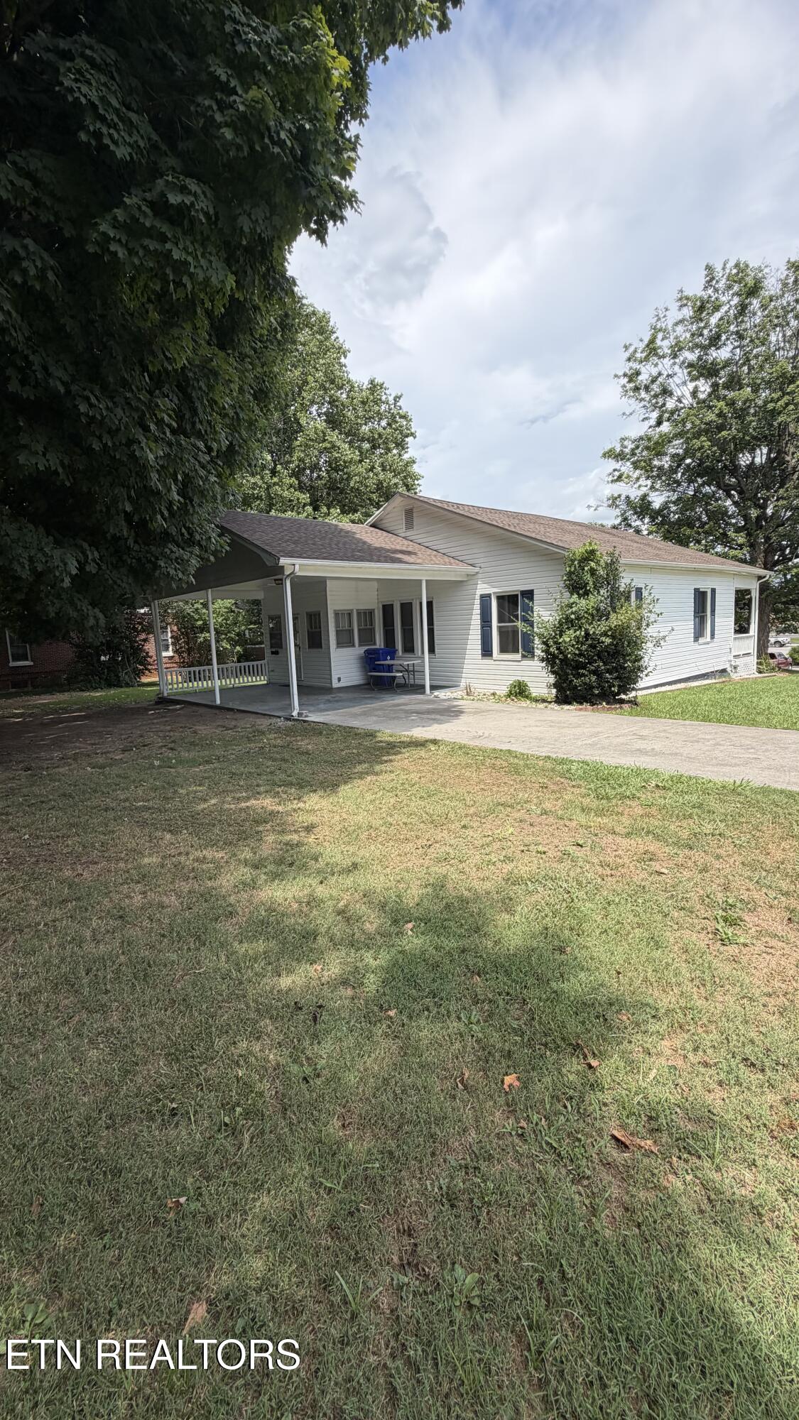 612 S Tellico Street Madisonville TN 37354