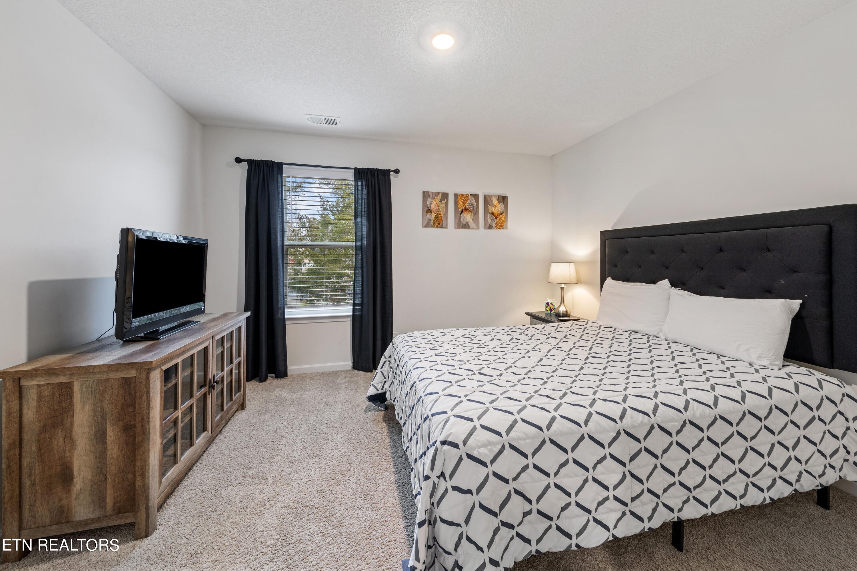5 Ivy Court Clinton TN 37716
