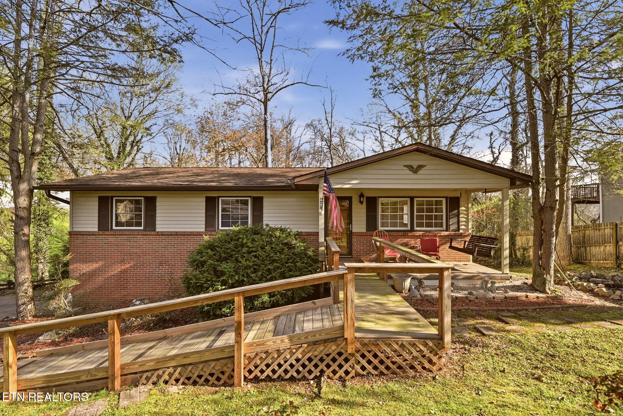 427 Sherwood Estates Circle Clinton TN 37716