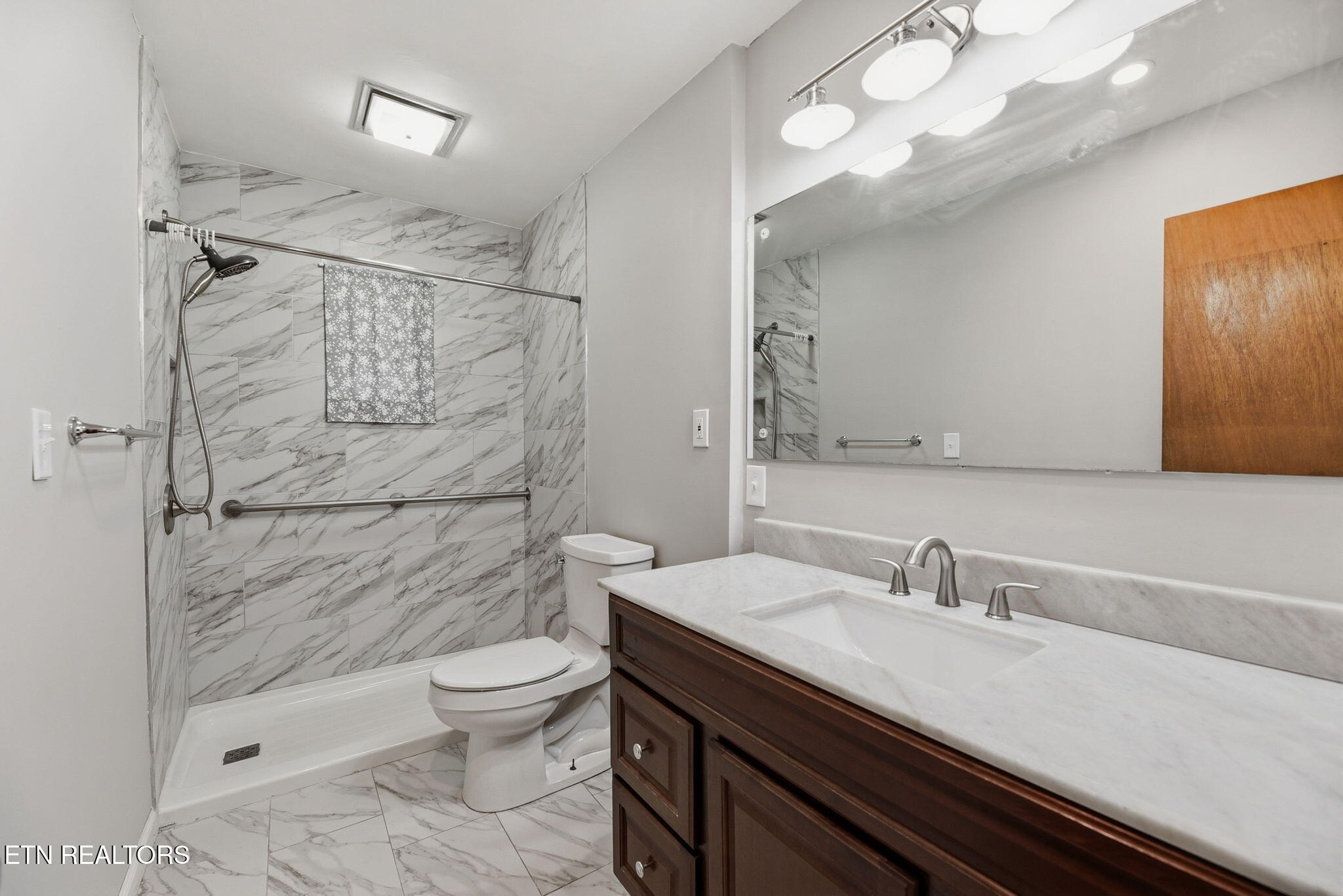 427 Sherwood Estates Circle Clinton TN 37716