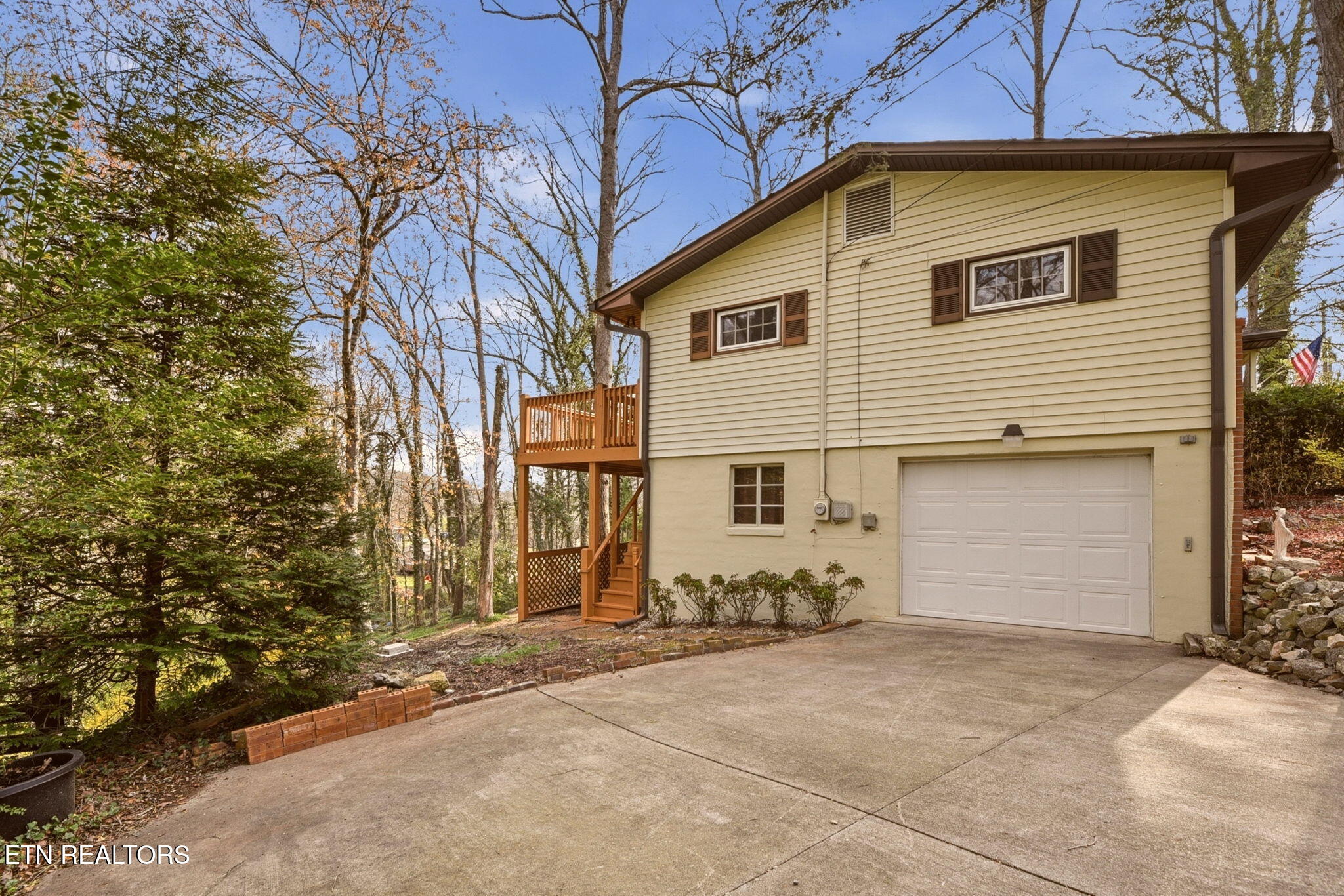 427 Sherwood Estates Circle Clinton TN 37716