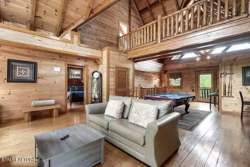 1056 Black Bear Cub Way Sevierville TN 37862