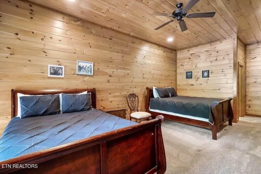 1056 Black Bear Cub Way Sevierville TN 37862