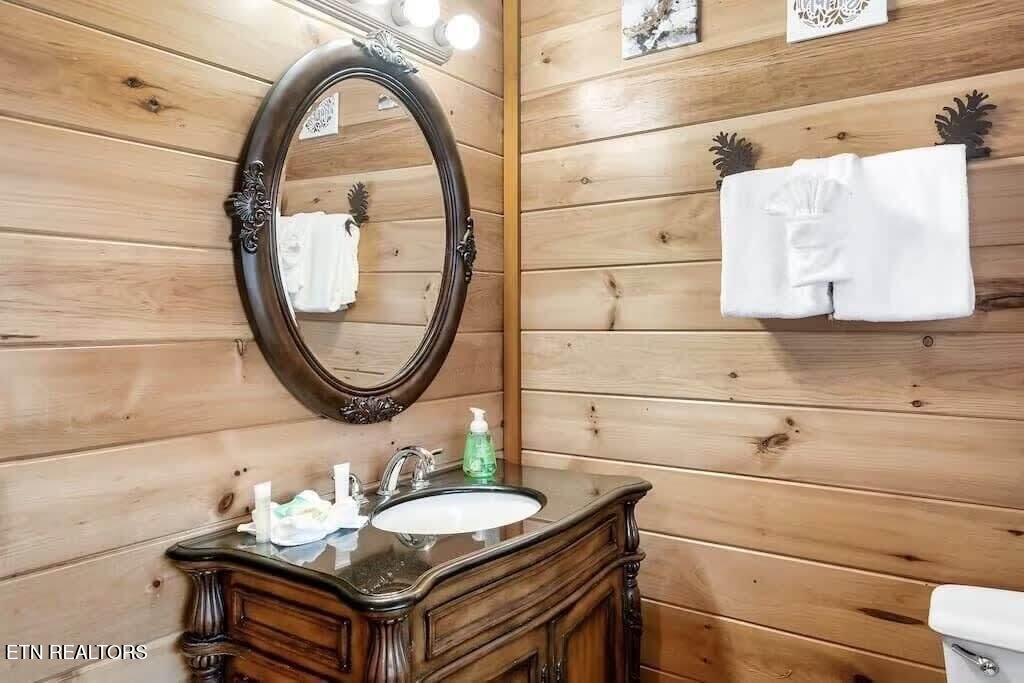 1056 Black Bear Cub Way Sevierville TN 37862