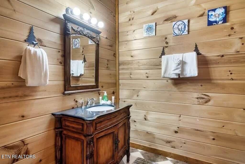 1056 Black Bear Cub Way Sevierville TN 37862