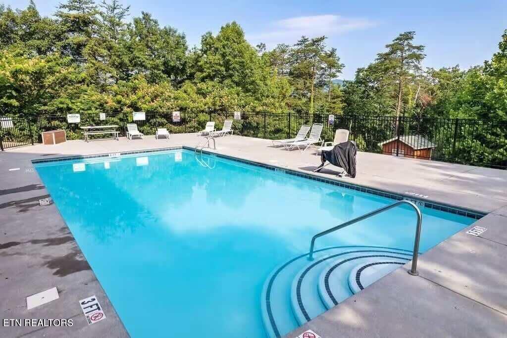 1056 Black Bear Cub Way Sevierville TN 37862