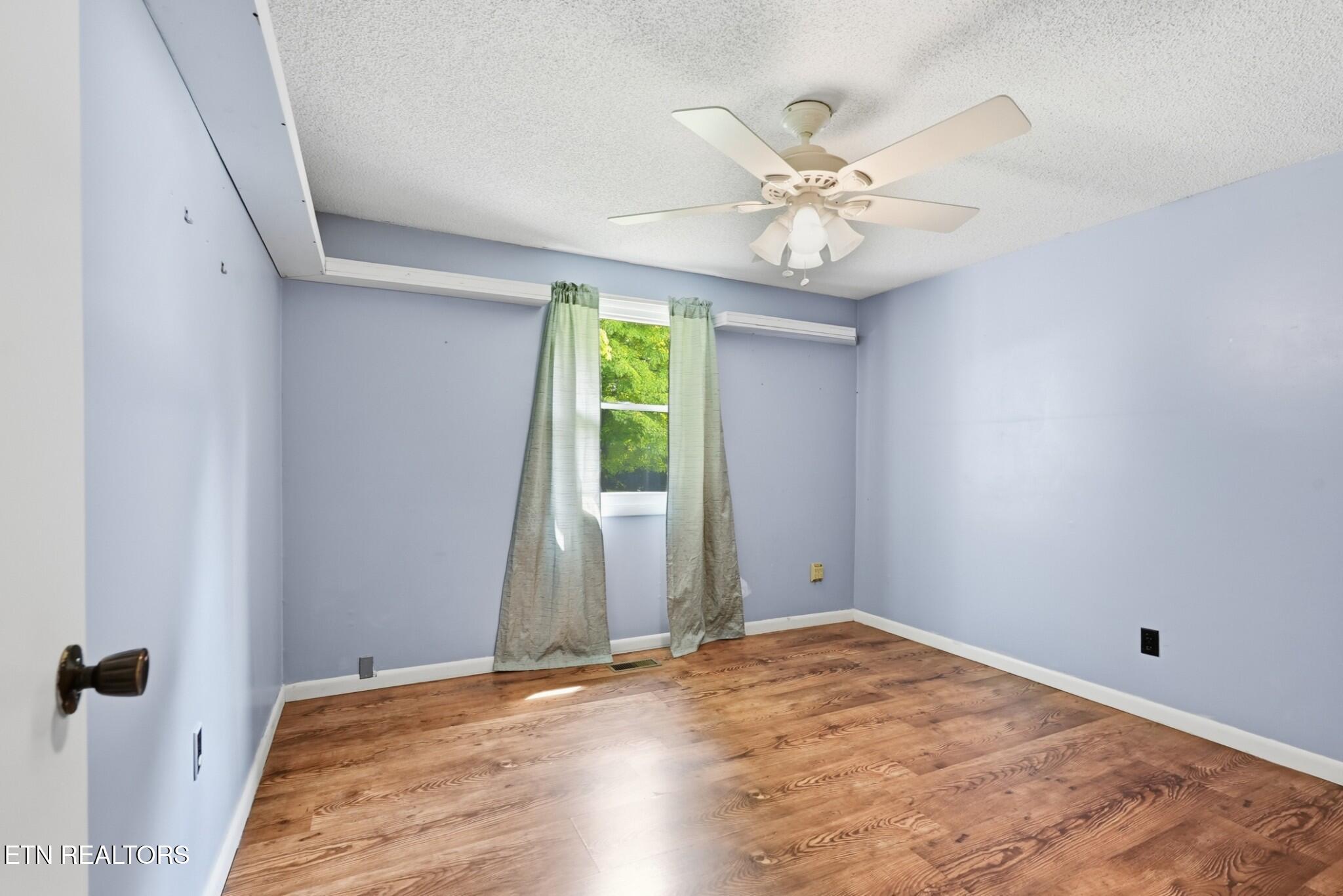 31 Wayfarer Lane Crossville TN 38572