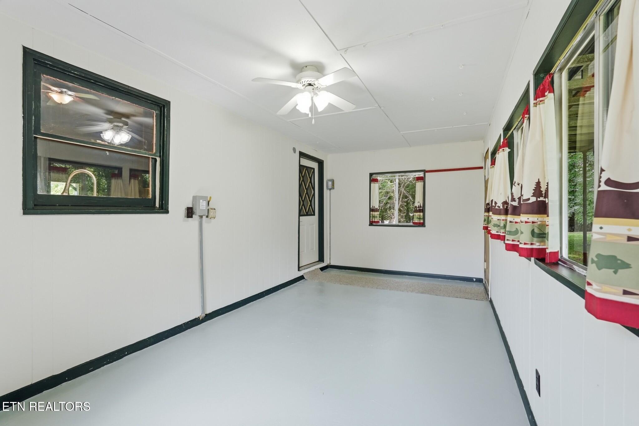31 Wayfarer Lane Crossville TN 38572