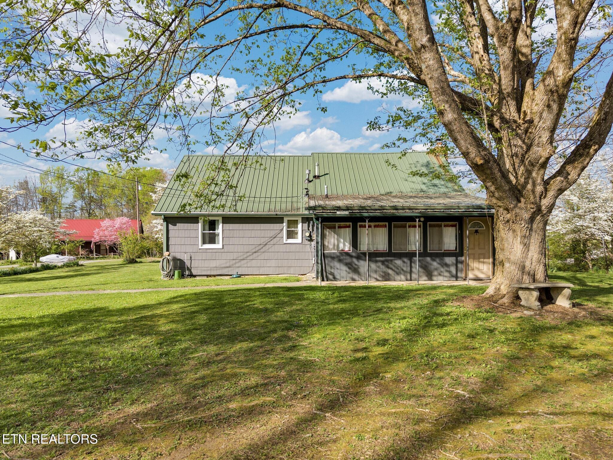31 Wayfarer Lane Crossville TN 38572