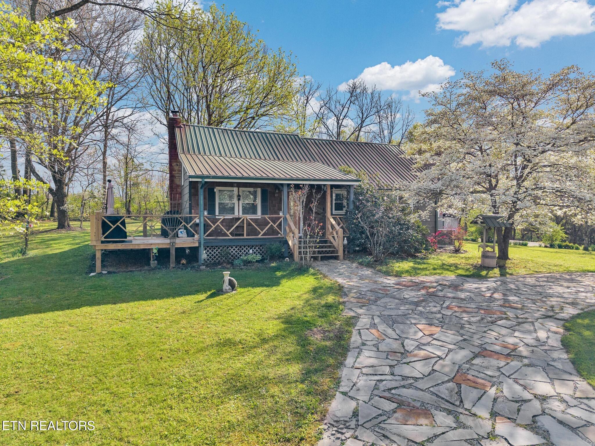 31 Wayfarer Lane Crossville TN 38572
