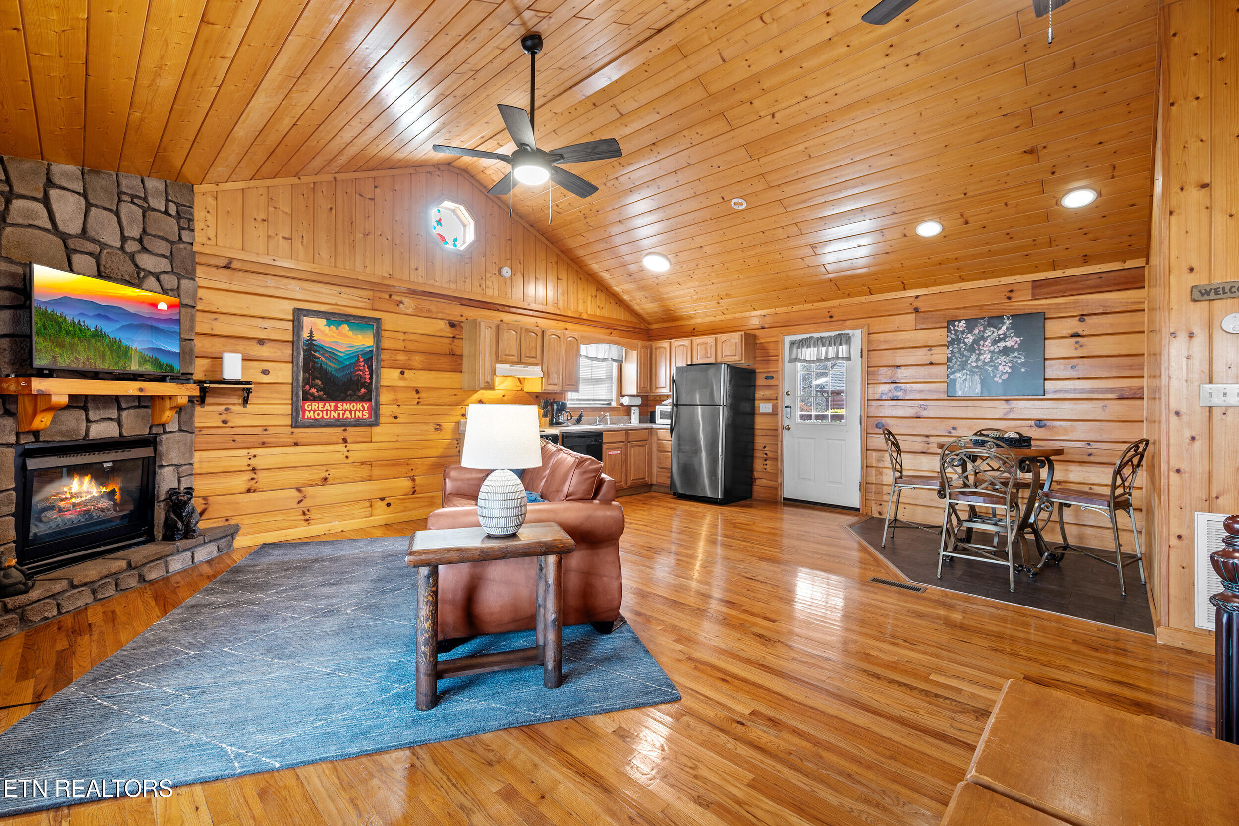 1529 Bears Den Way Sevierville TN 37862