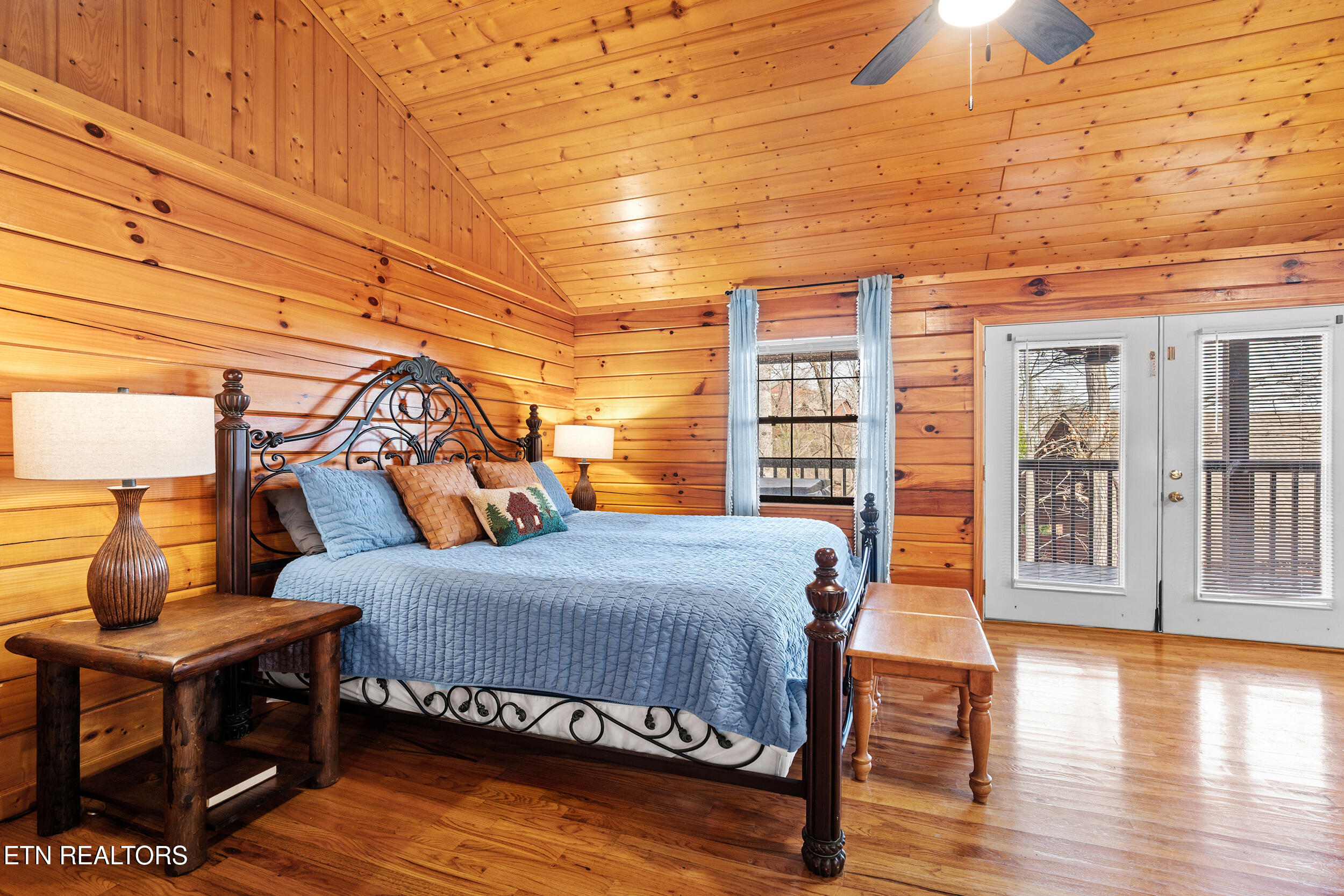1529 Bears Den Way Sevierville TN 37862