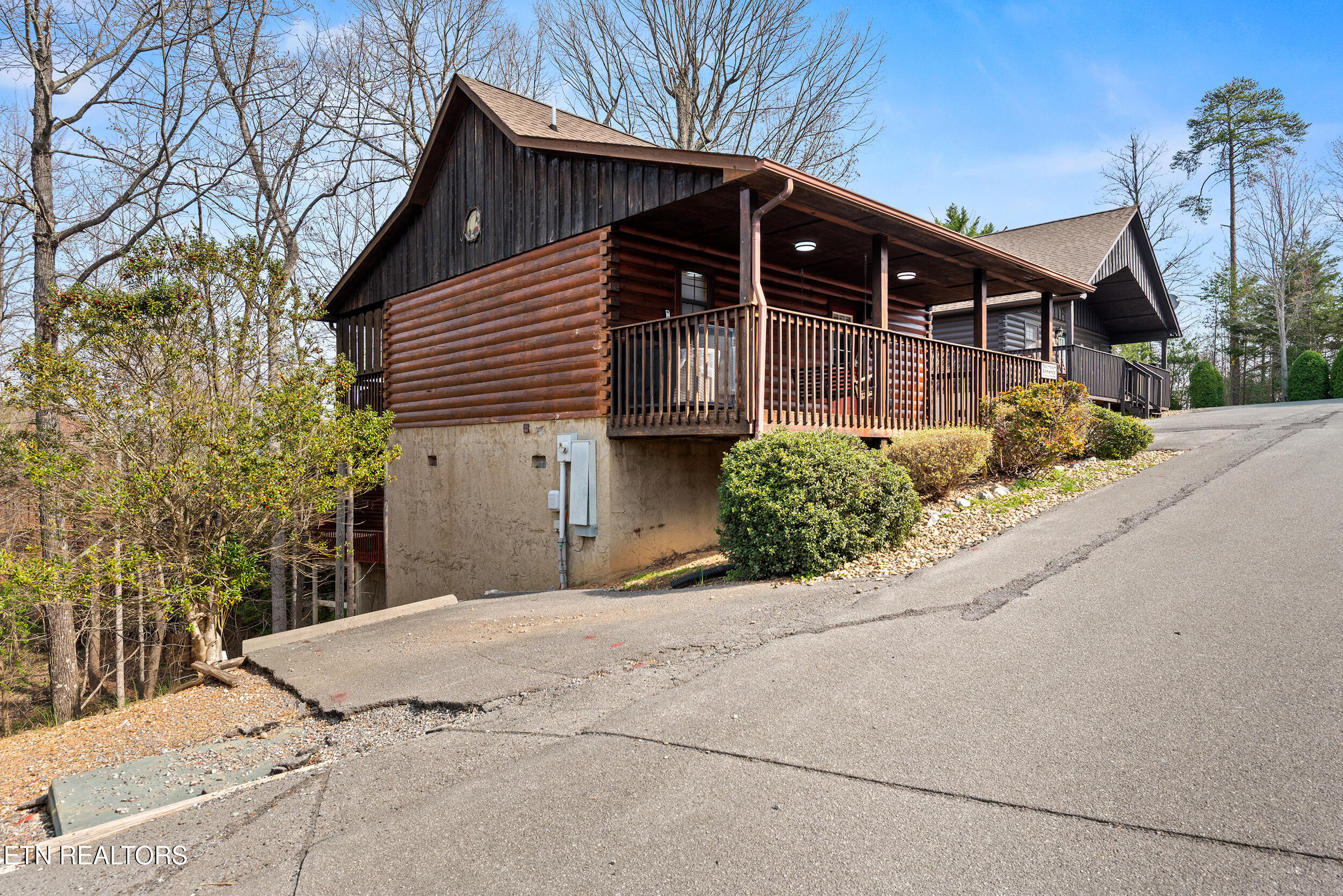 1529 Bears Den Way Sevierville TN 37862