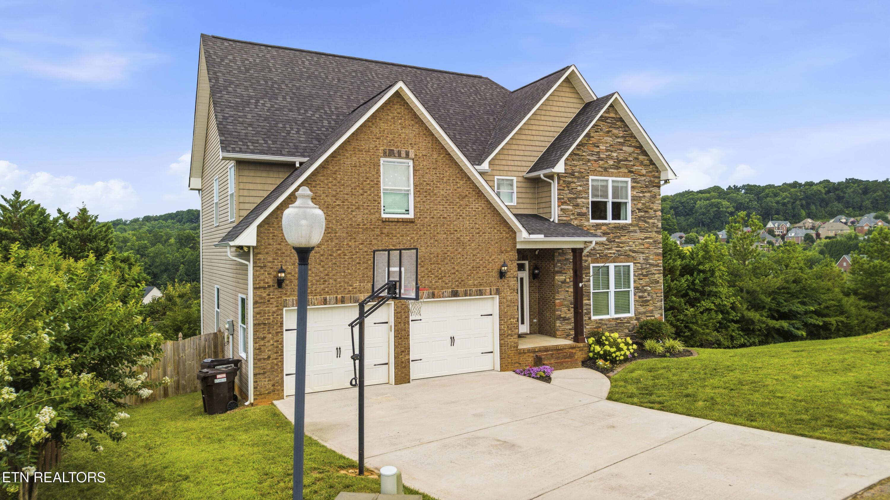 705 Huntcliff Lane Knoxville TN 37922