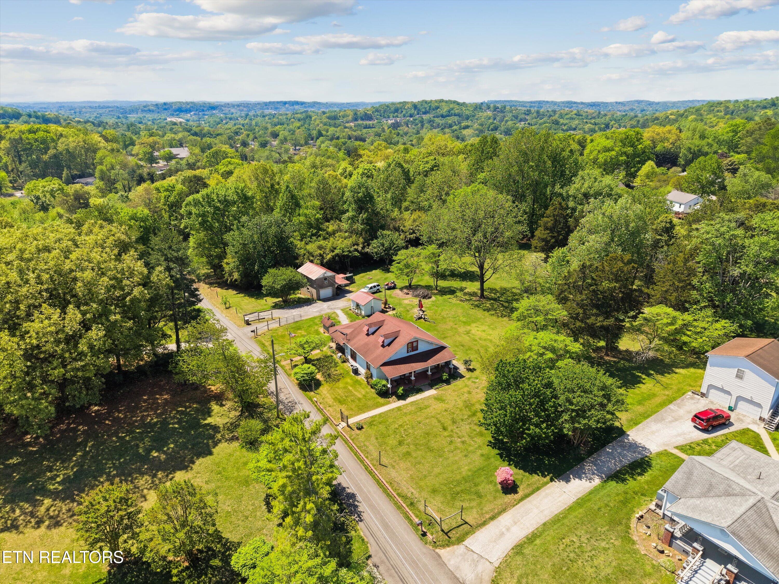 1317 Michaels Lane Knoxville TN 37912