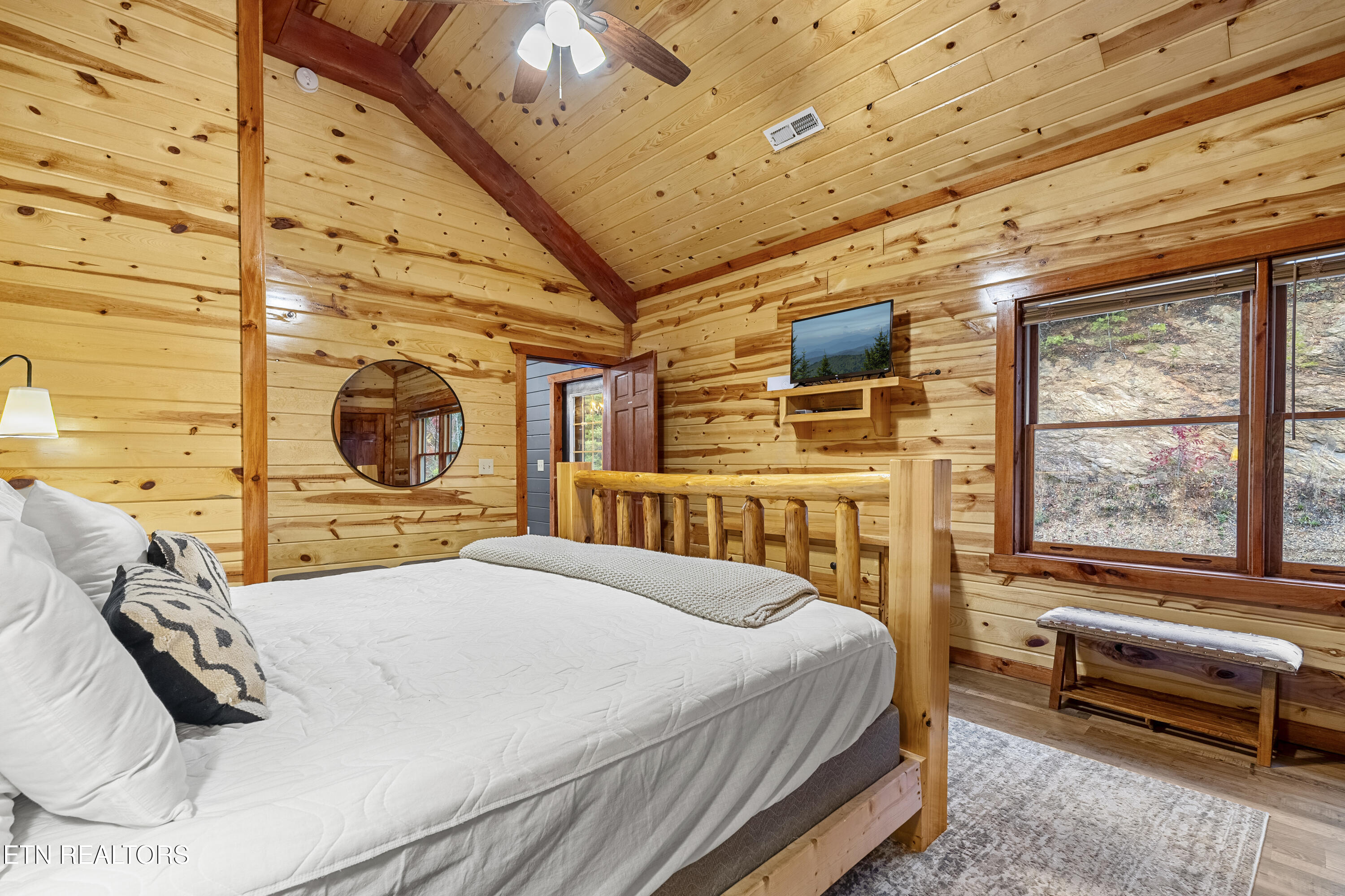 1628 Barn Door Lane Sevierville TN 37862
