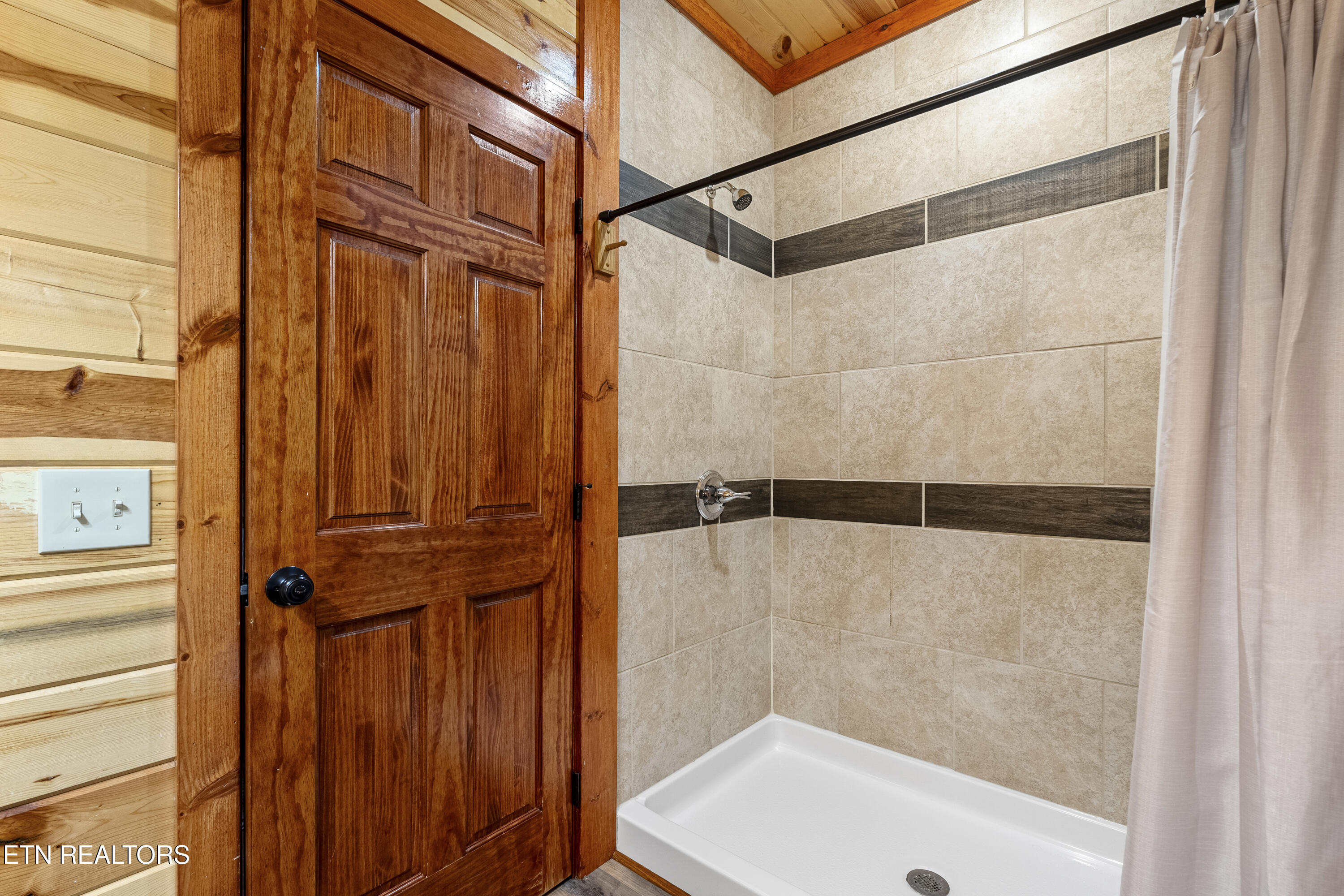 1628 Barn Door Lane Sevierville TN 37862