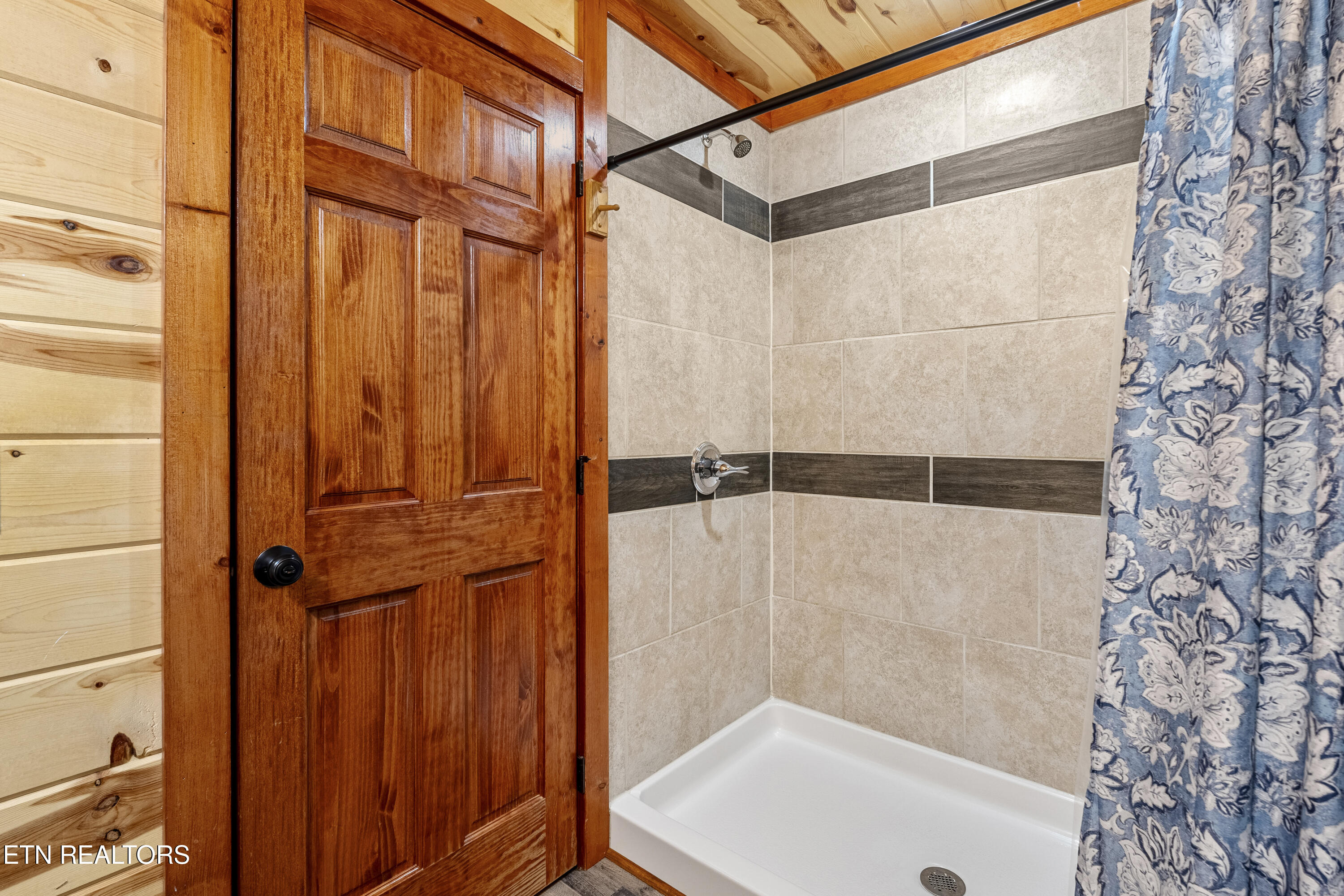 1628 Barn Door Lane Sevierville TN 37862