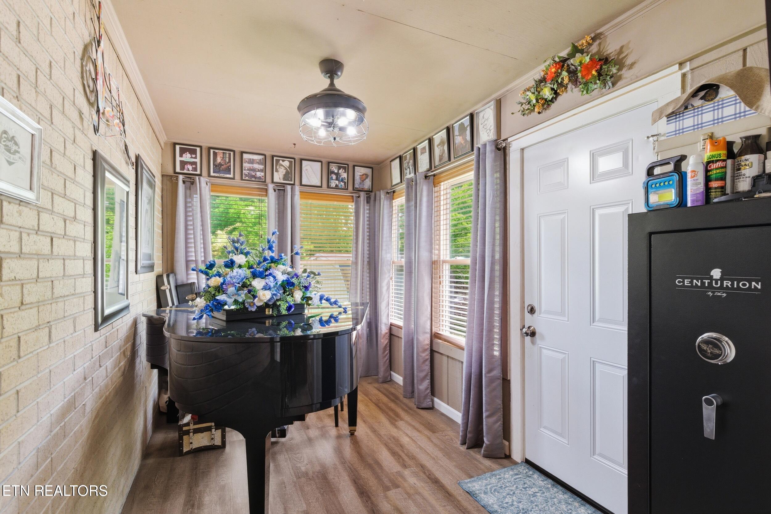 450 Dairy Lane Lenoir City TN 37772