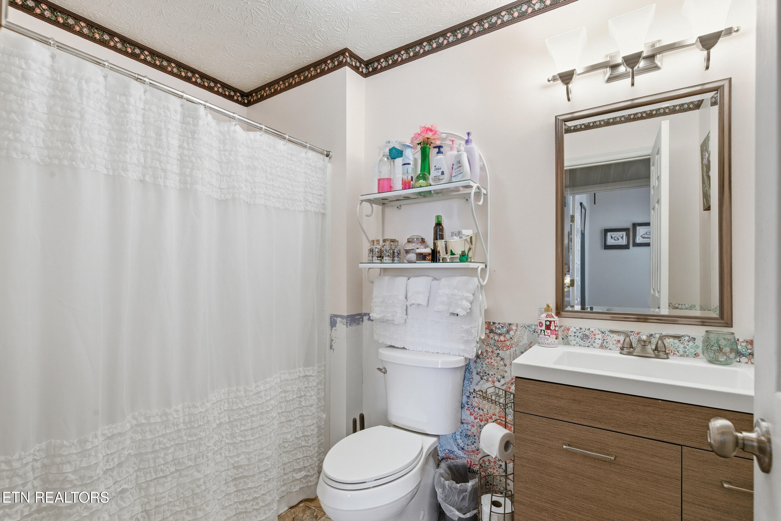 450 Dairy Lane Lenoir City TN 37772