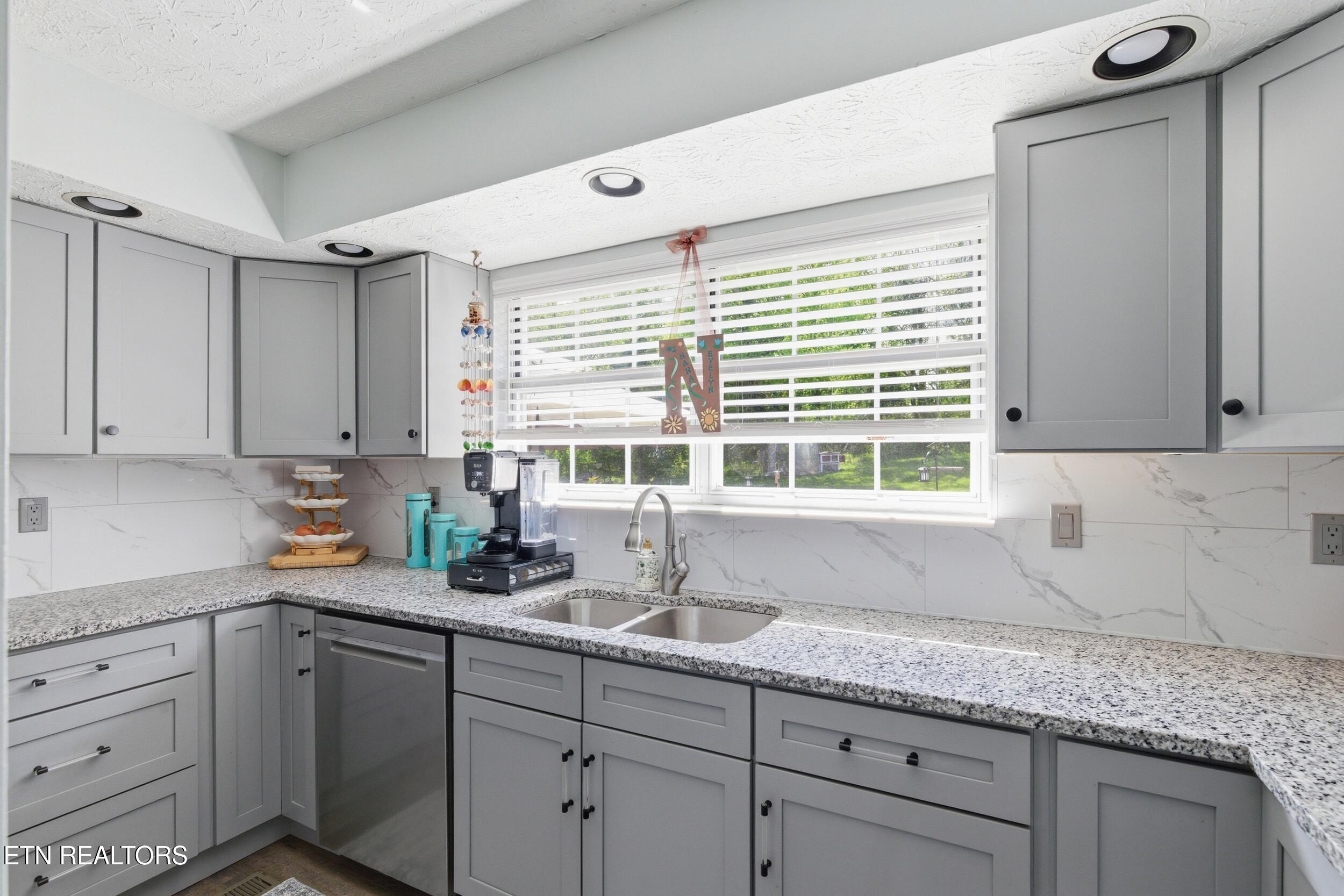 450 Dairy Lane Lenoir City TN 37772