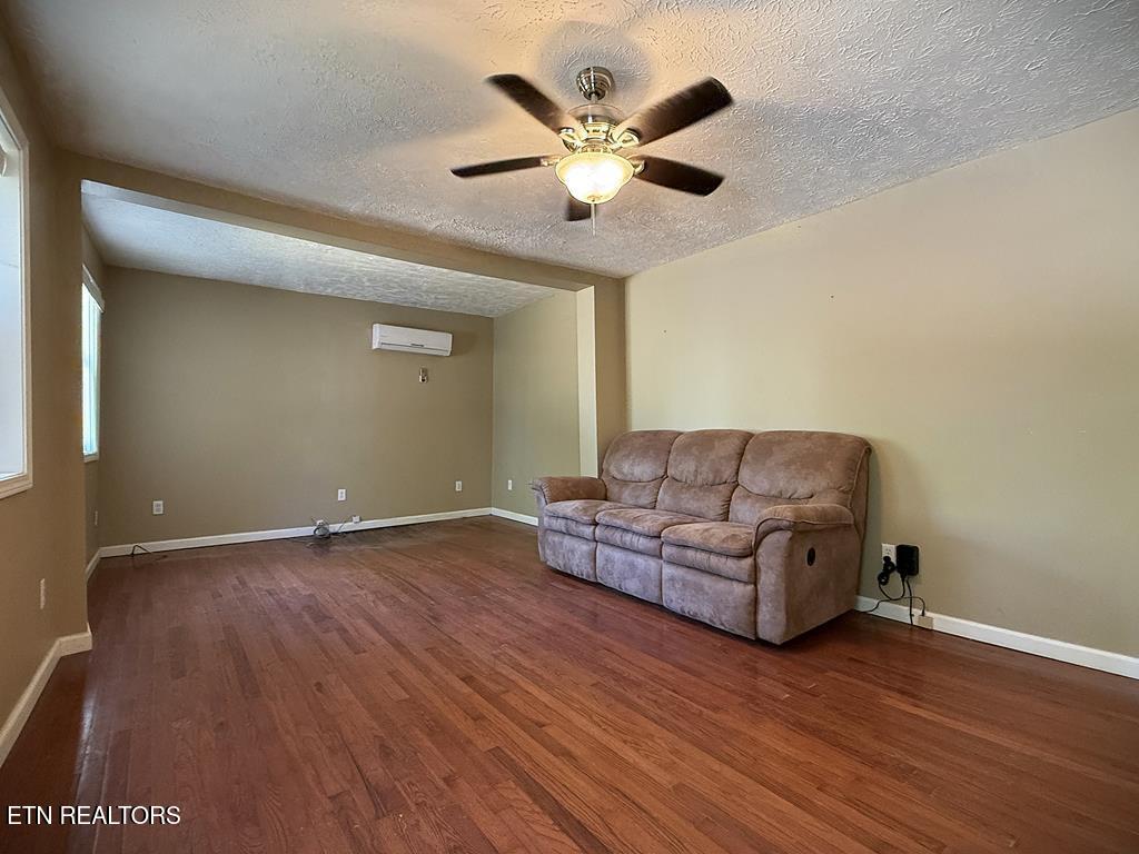 2241 Byrdstown Highway Livingston TN 38570