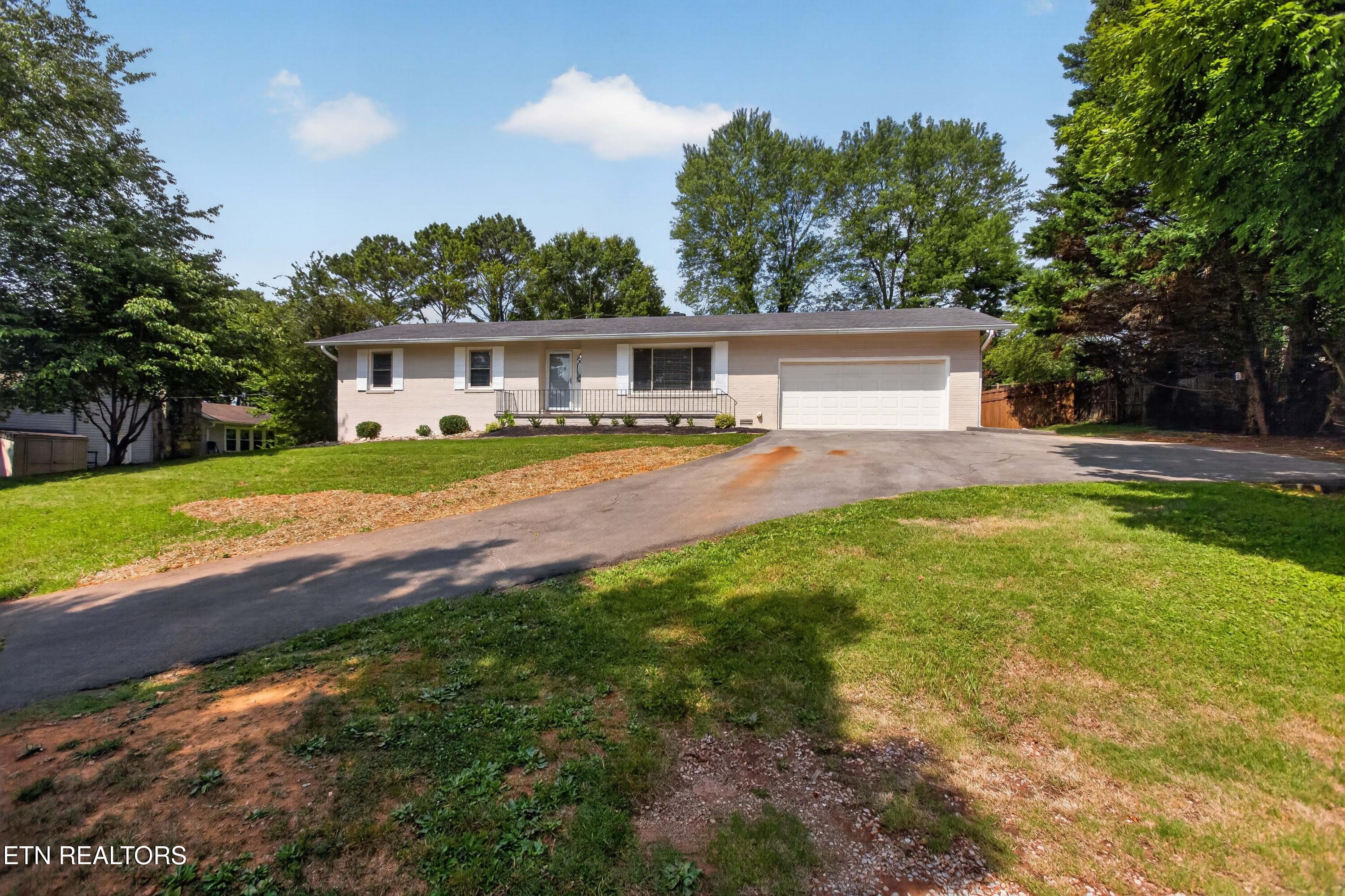 1221 Southbreeze Circle Knoxville TN 37919