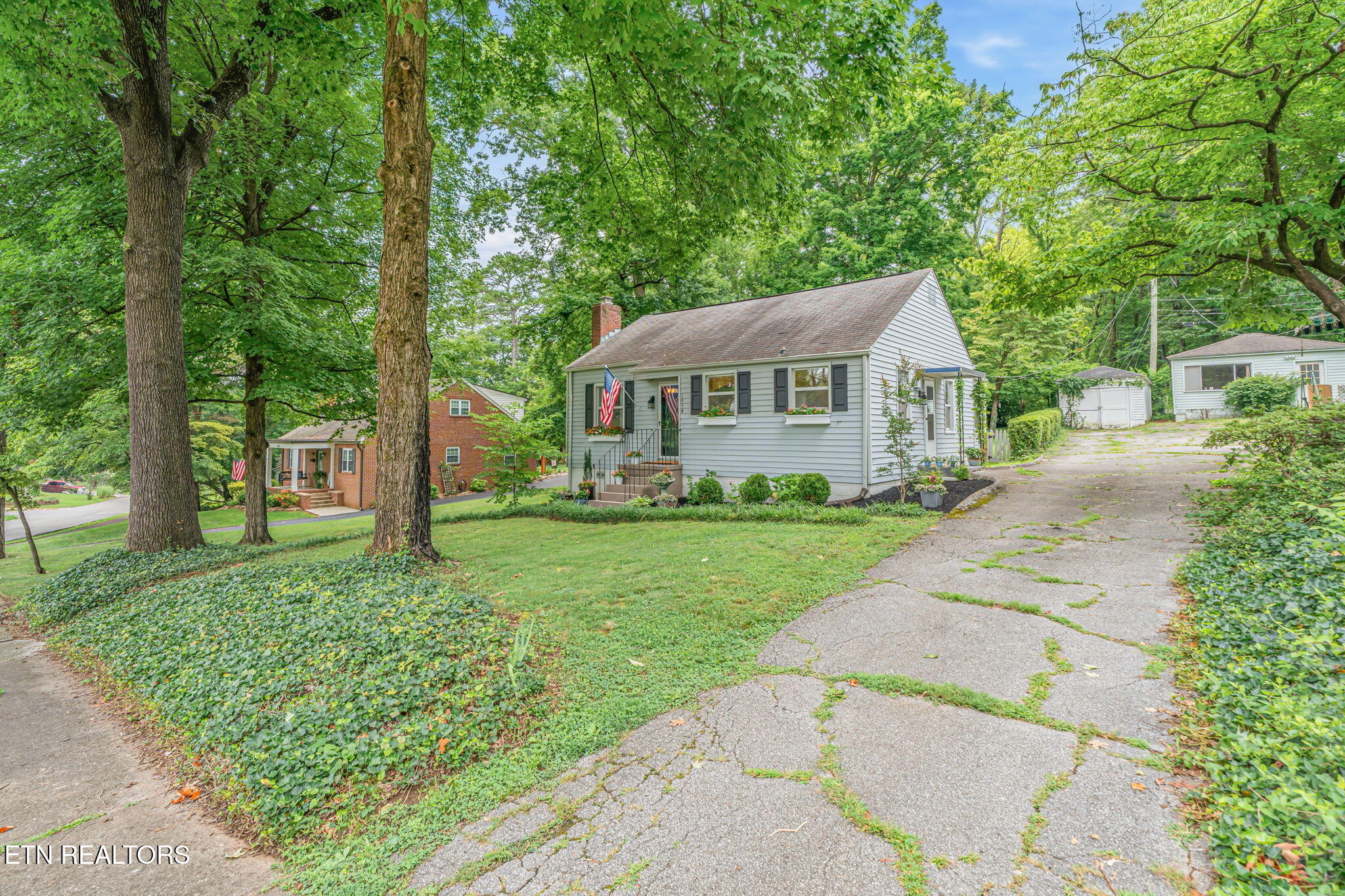 1034 E Churchwell Avenue Knoxville TN 37917