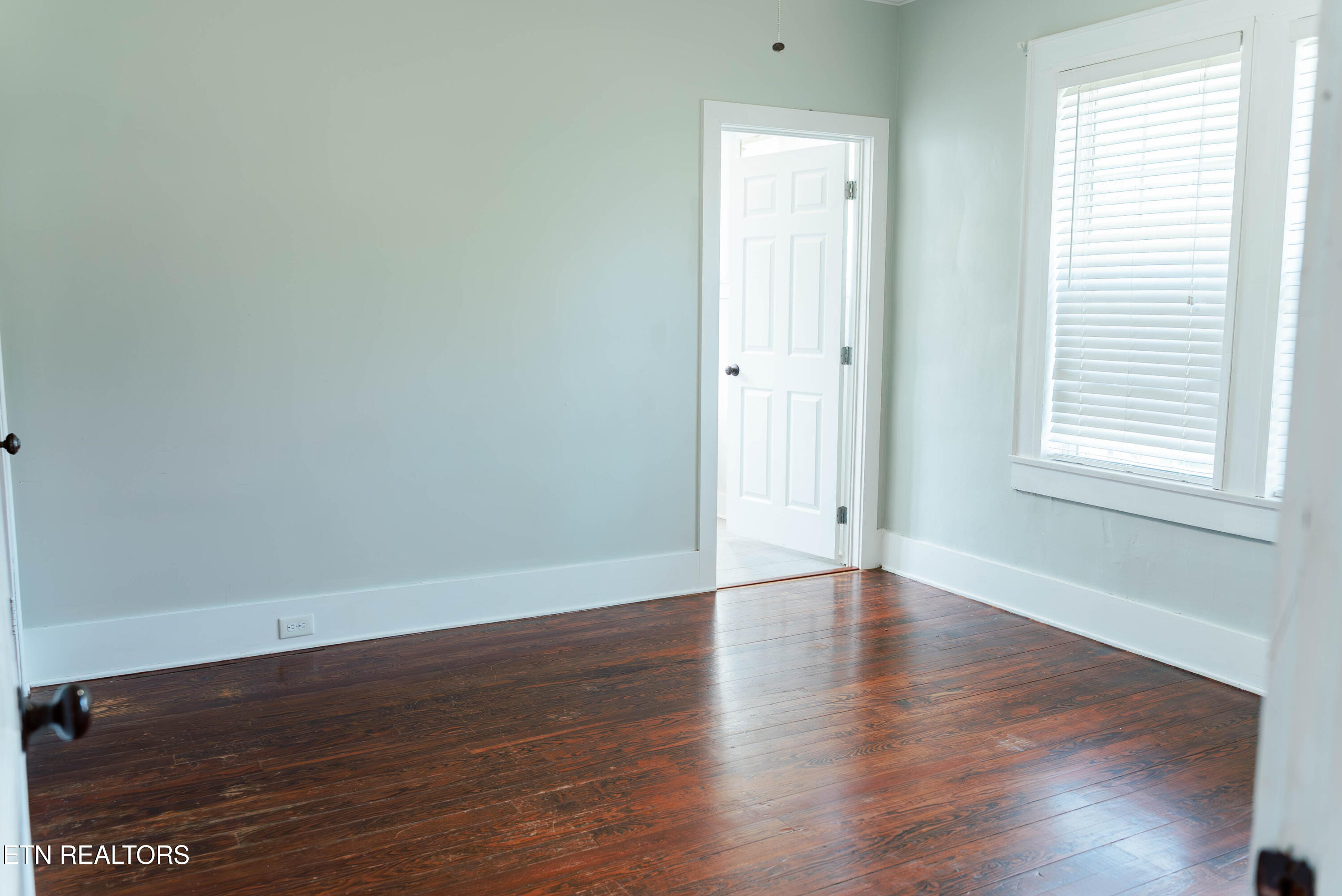 2312 Cedar Lane Knoxville TN 37918