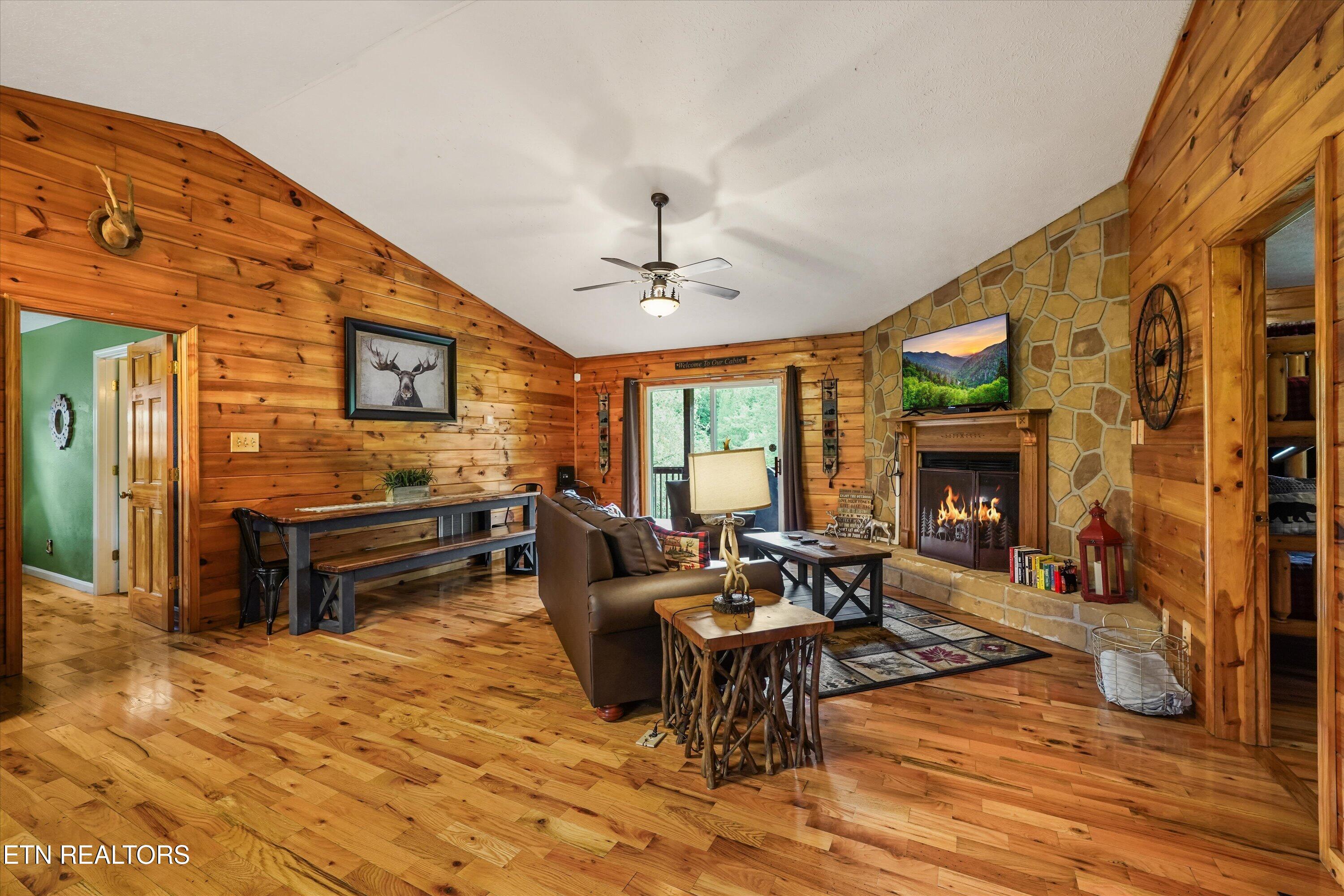 1417 Tiffany Cove Way Sevierville TN 37862