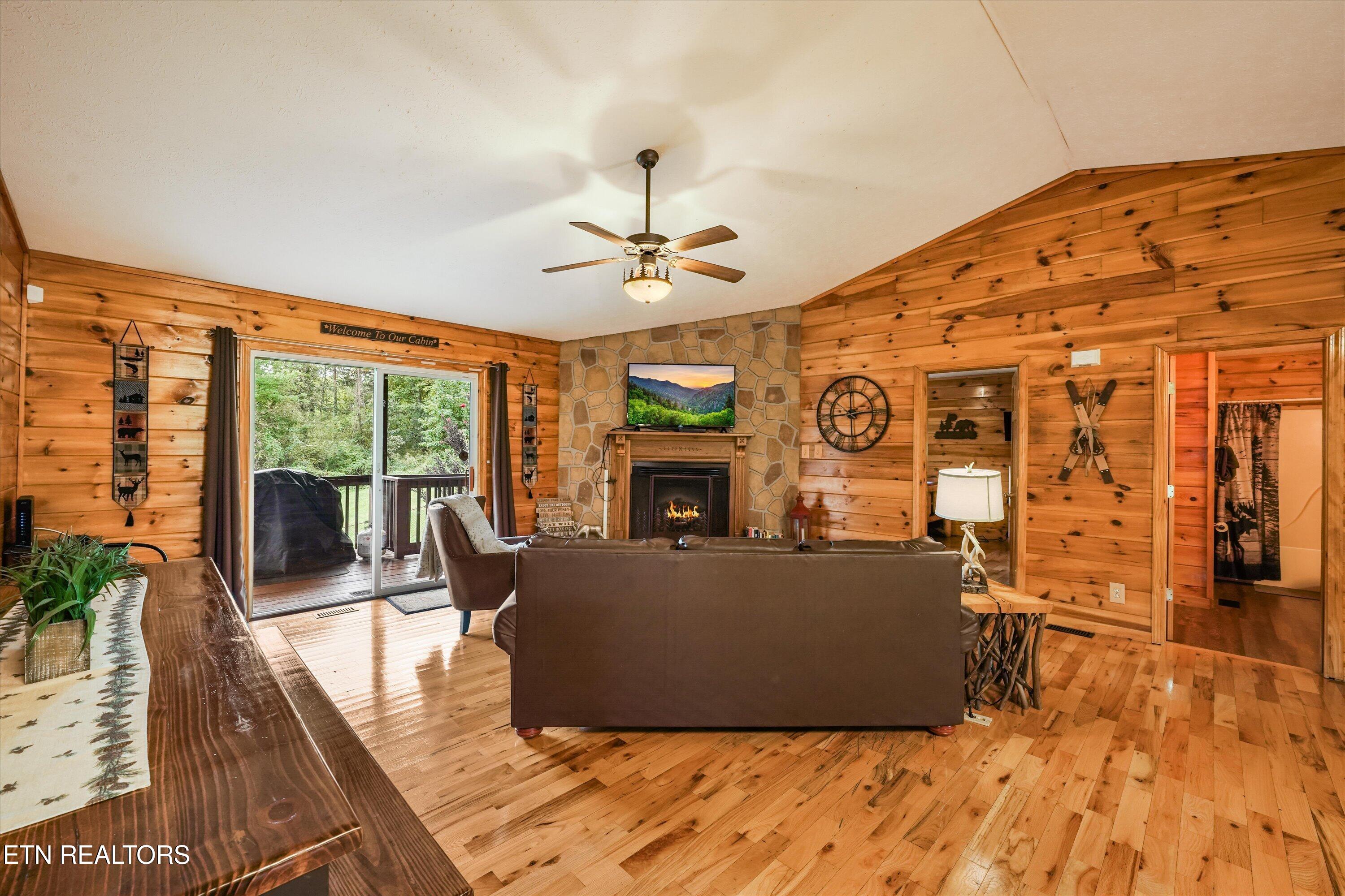 1417 Tiffany Cove Way Sevierville TN 37862