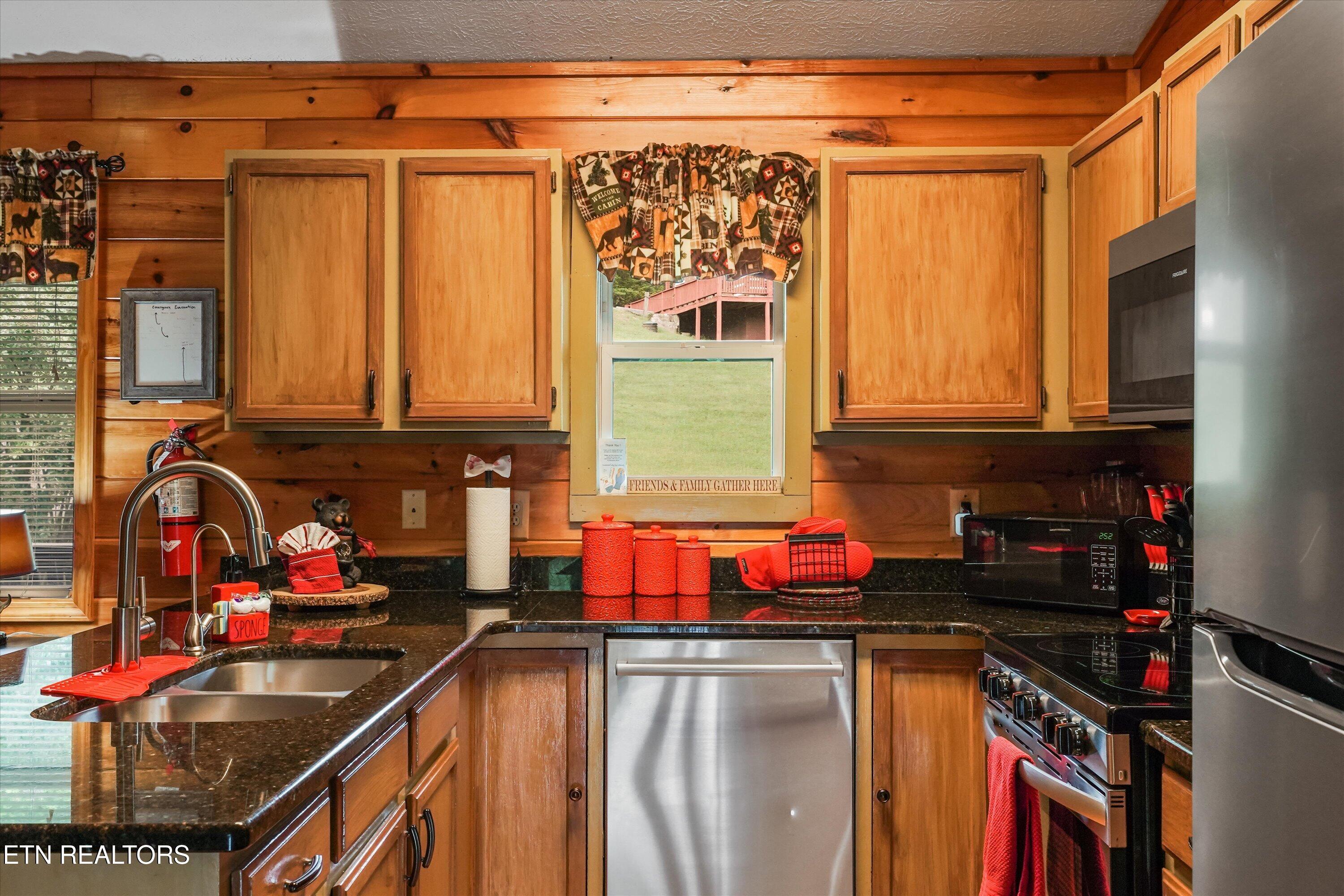 1417 Tiffany Cove Way Sevierville TN 37862