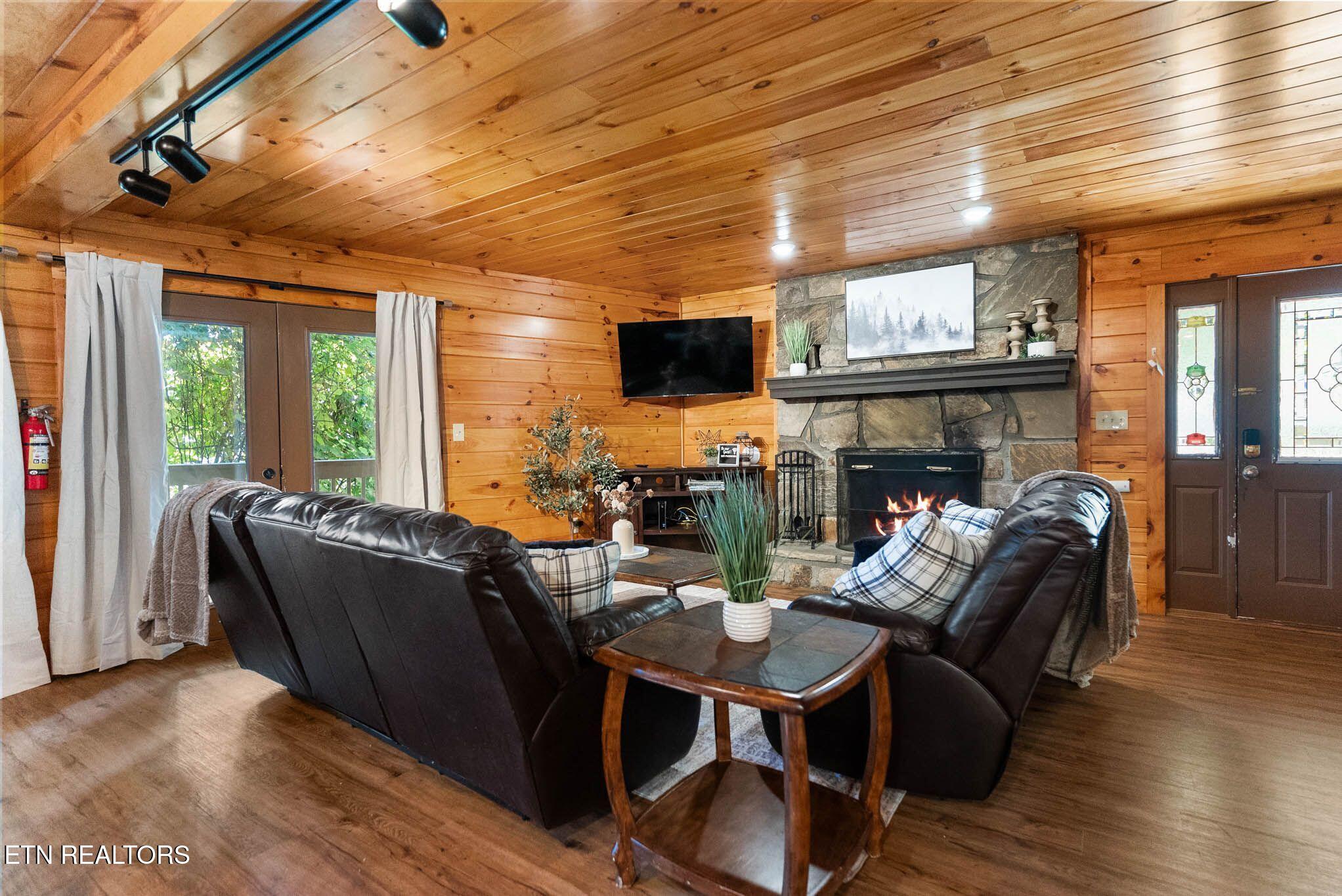 2123 Luzerne Drive Gatlinburg TN 37738